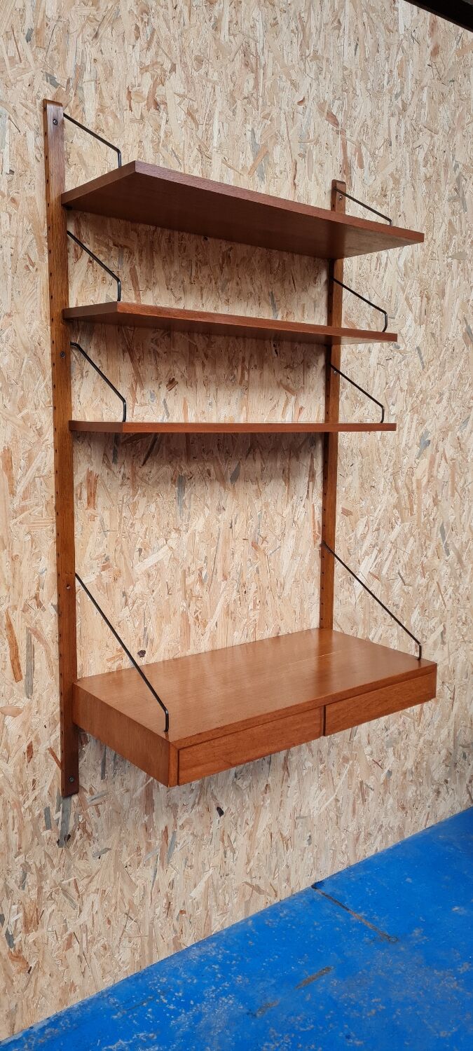 Cadovius Poul wall system