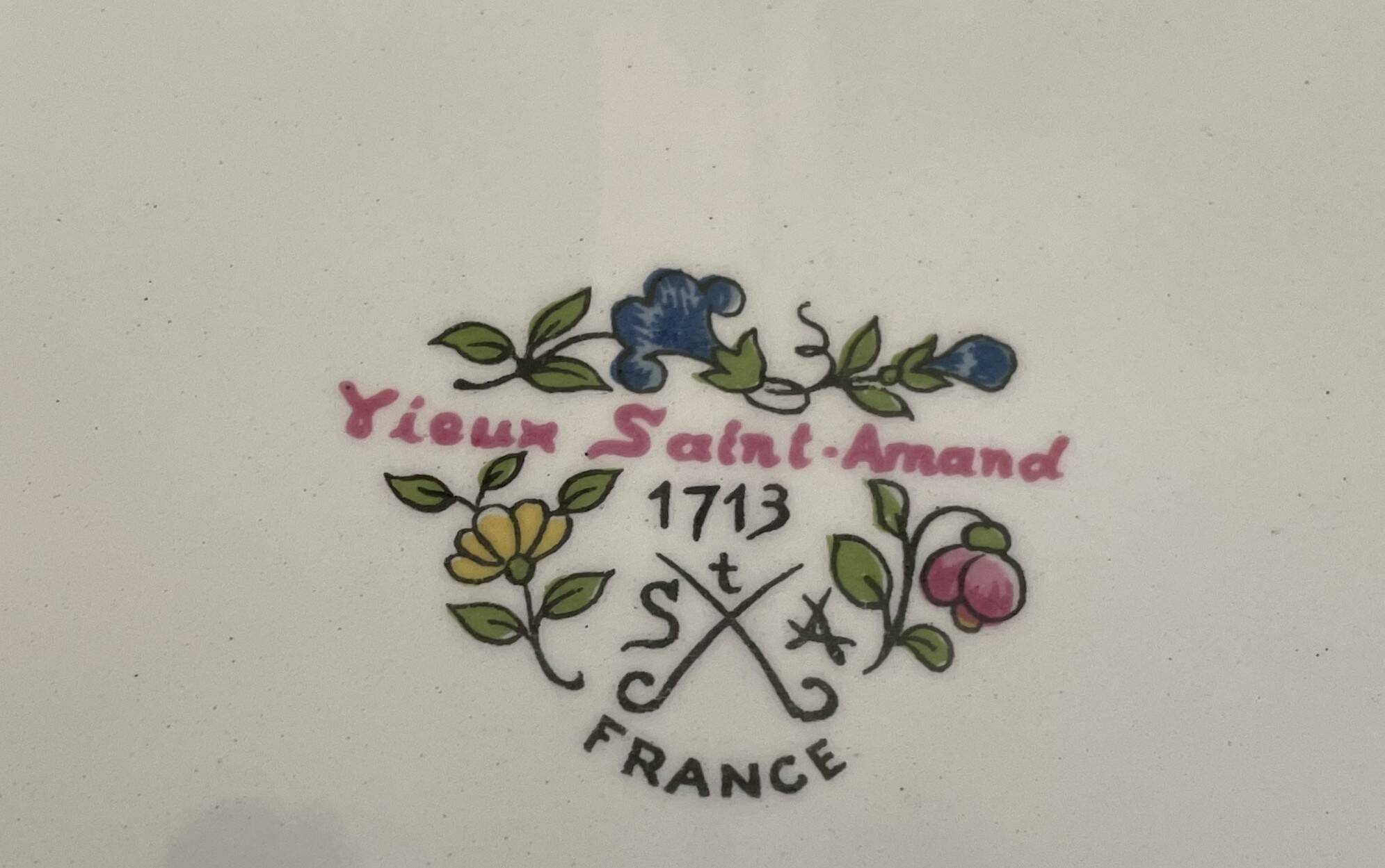 Antique serving dish in Saint-Amand earthenware (Nord)