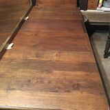 Extendable oak table