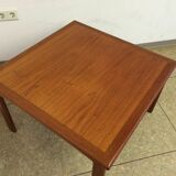 Table d’appoint en teck des années 70