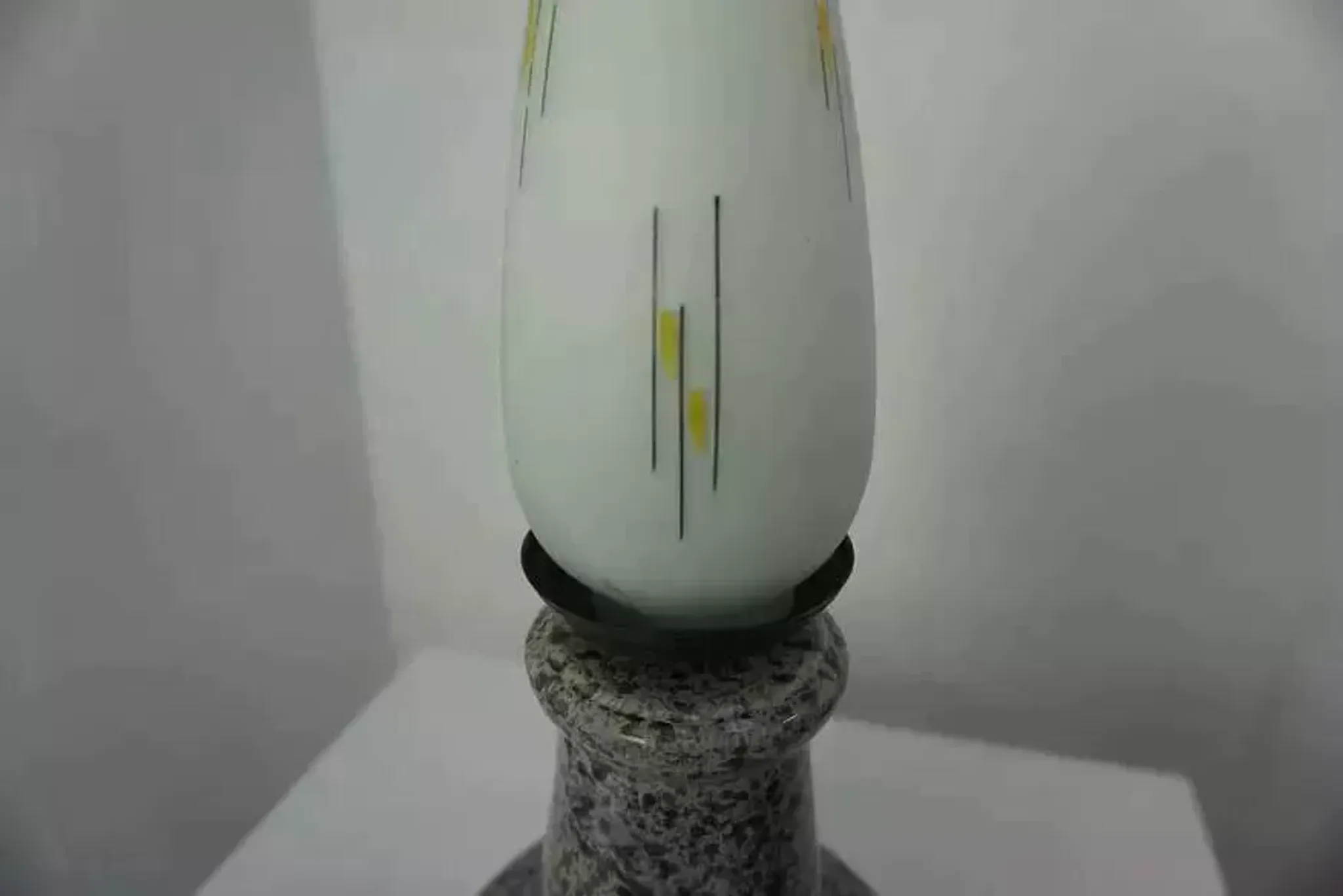 Lampe en céramique et opaline années 50