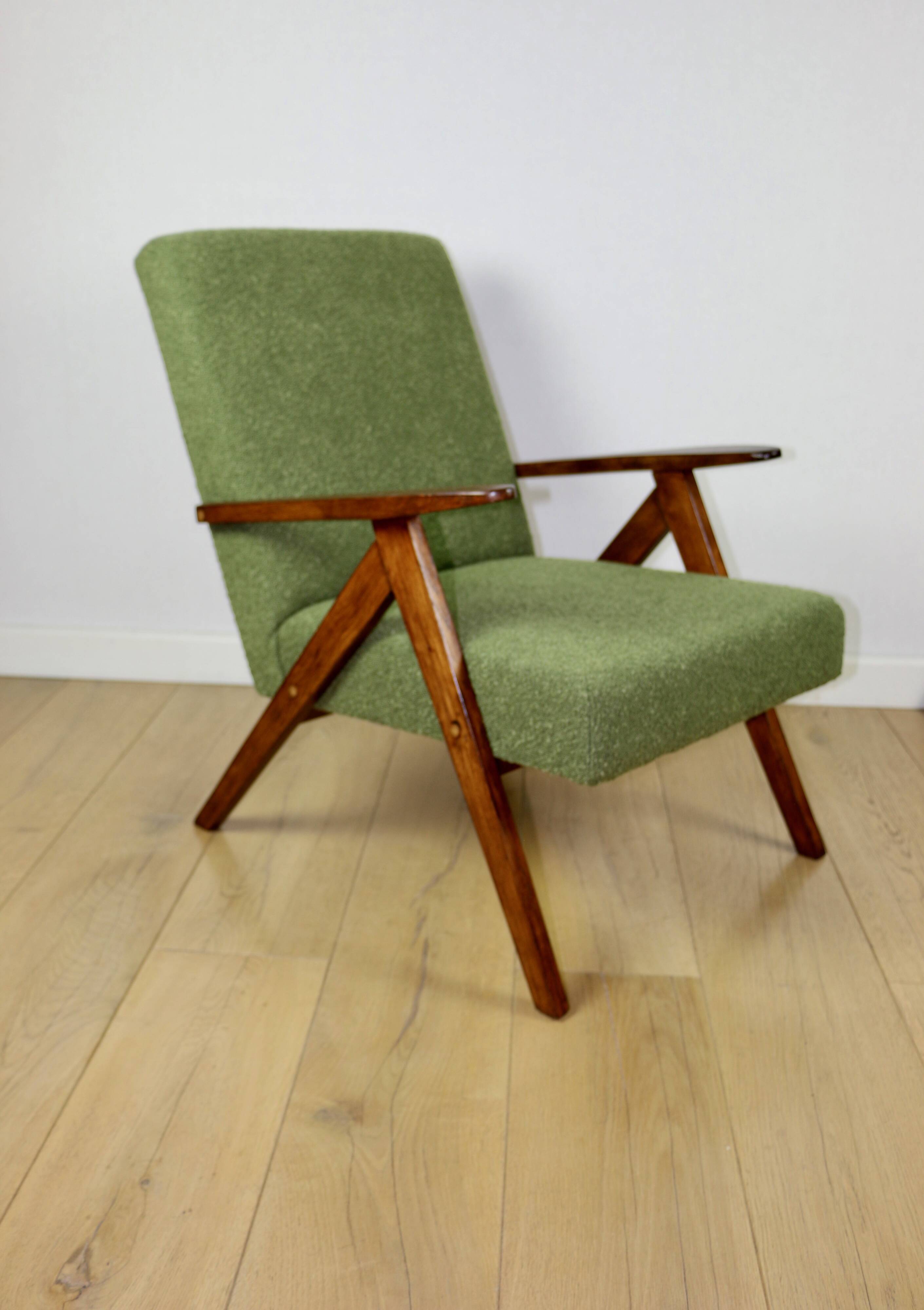 Vintage armchair B-310 VAR green boucle dark structural wood 1970s