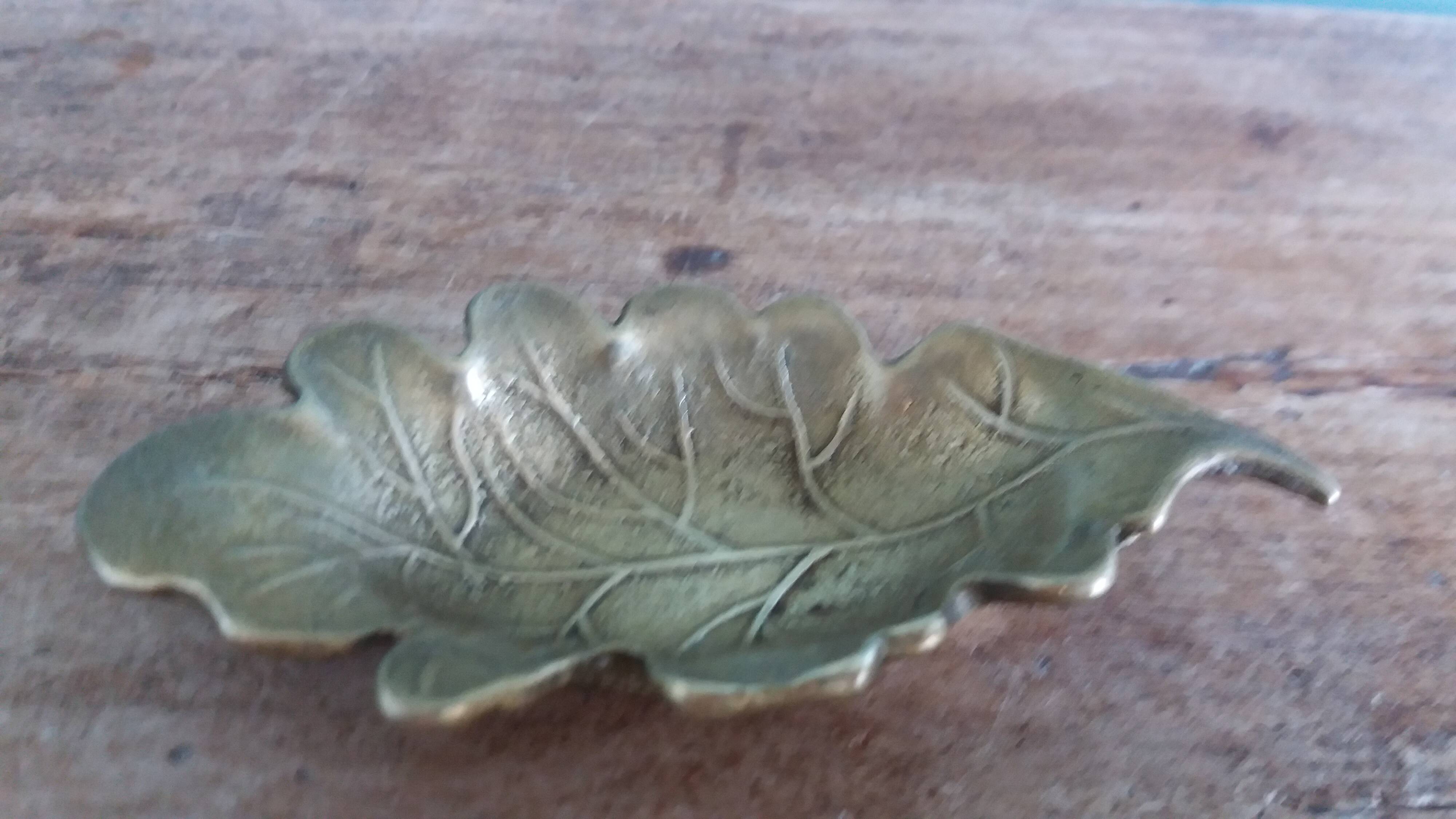 Cendrier feuille de chêne en bronze ou laiton