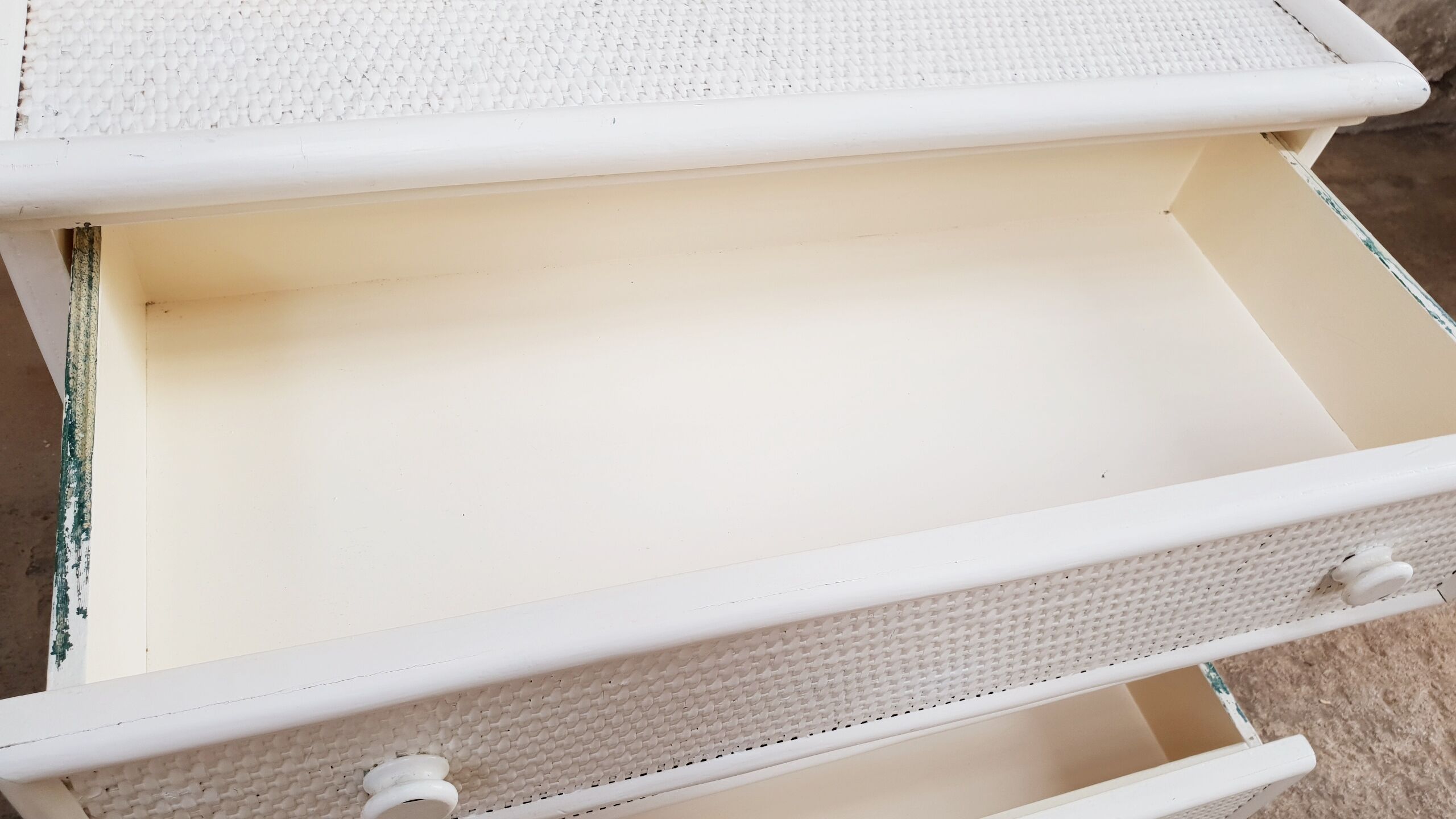 Commode vintage en rotin blanc