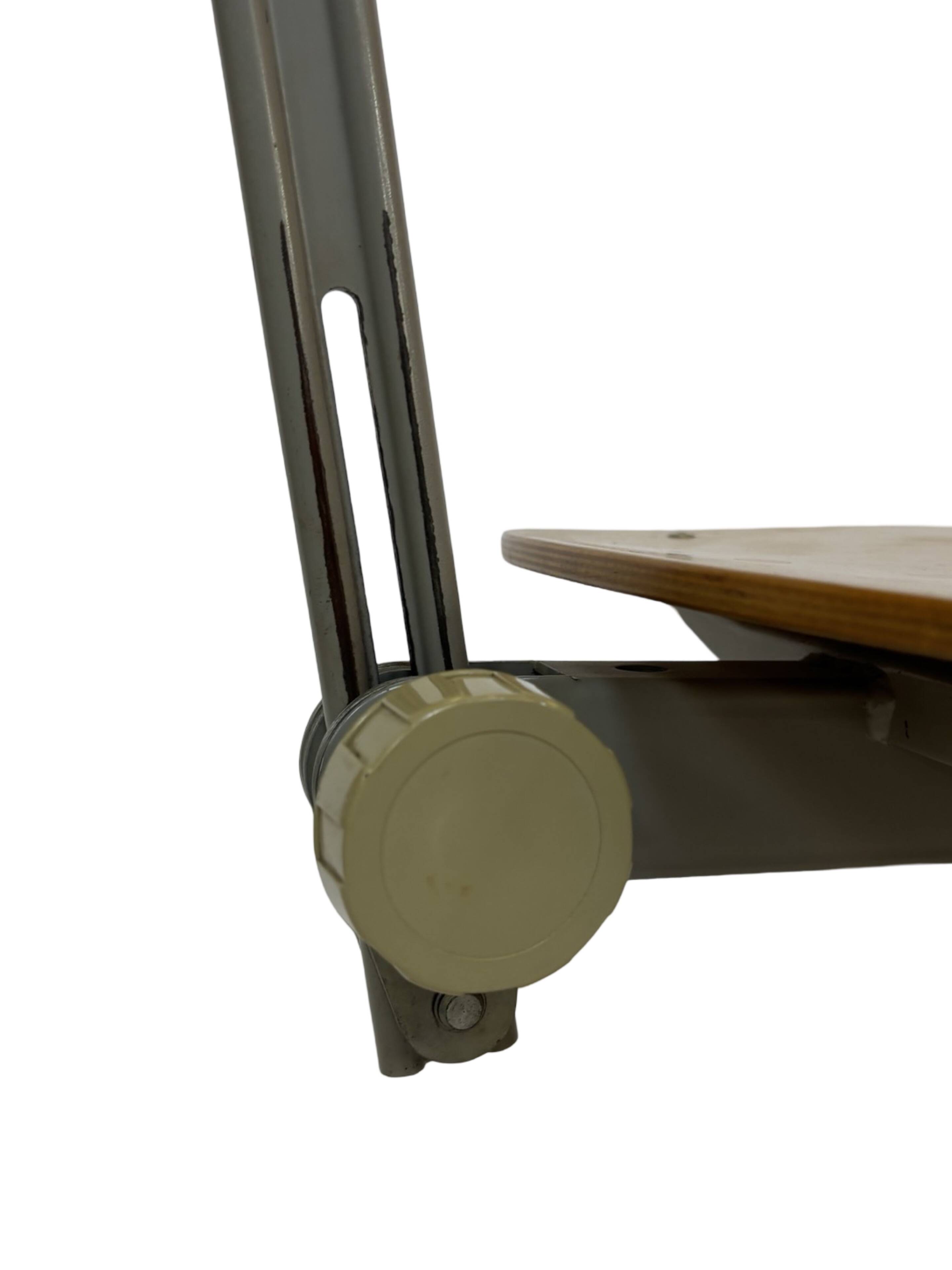 Vintage Friso Kramer work chair from Ahrend de Cirkel dutch design