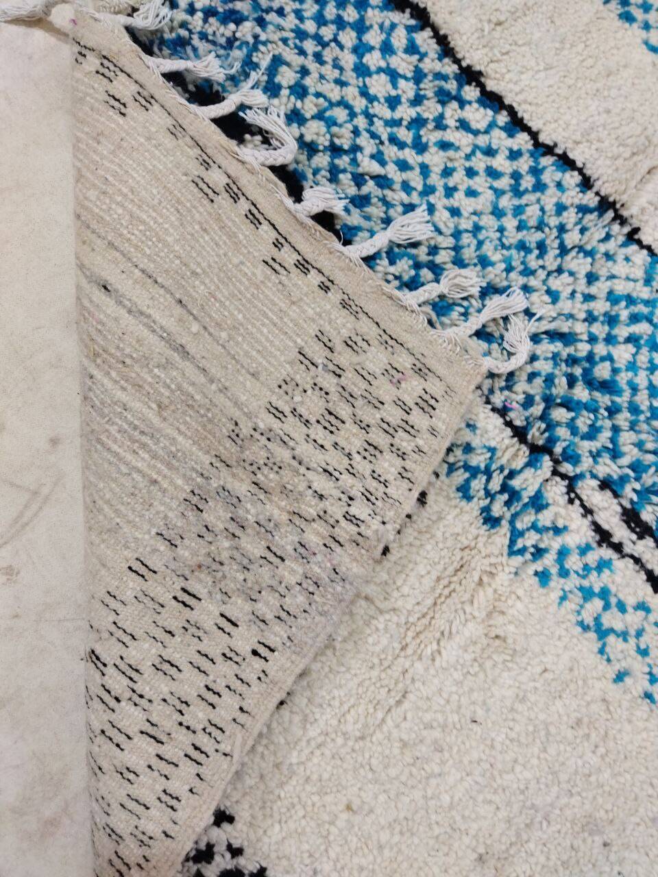 Handmade Moroccan Berber rug 253 X 155 CM