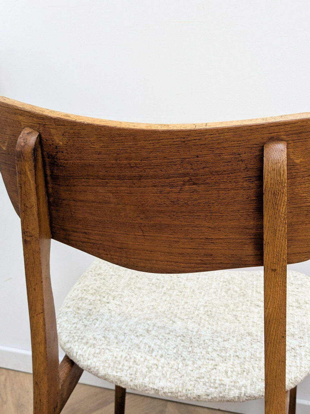 2 Scandinavian chairs