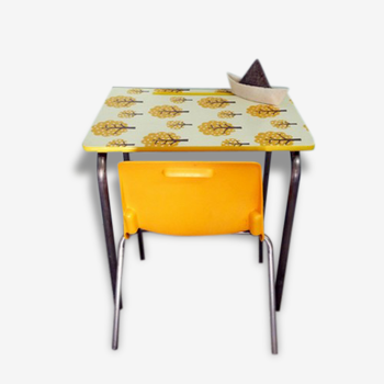 Vintage desk and Chair yellow hull