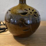Openwork ceramic lamp
