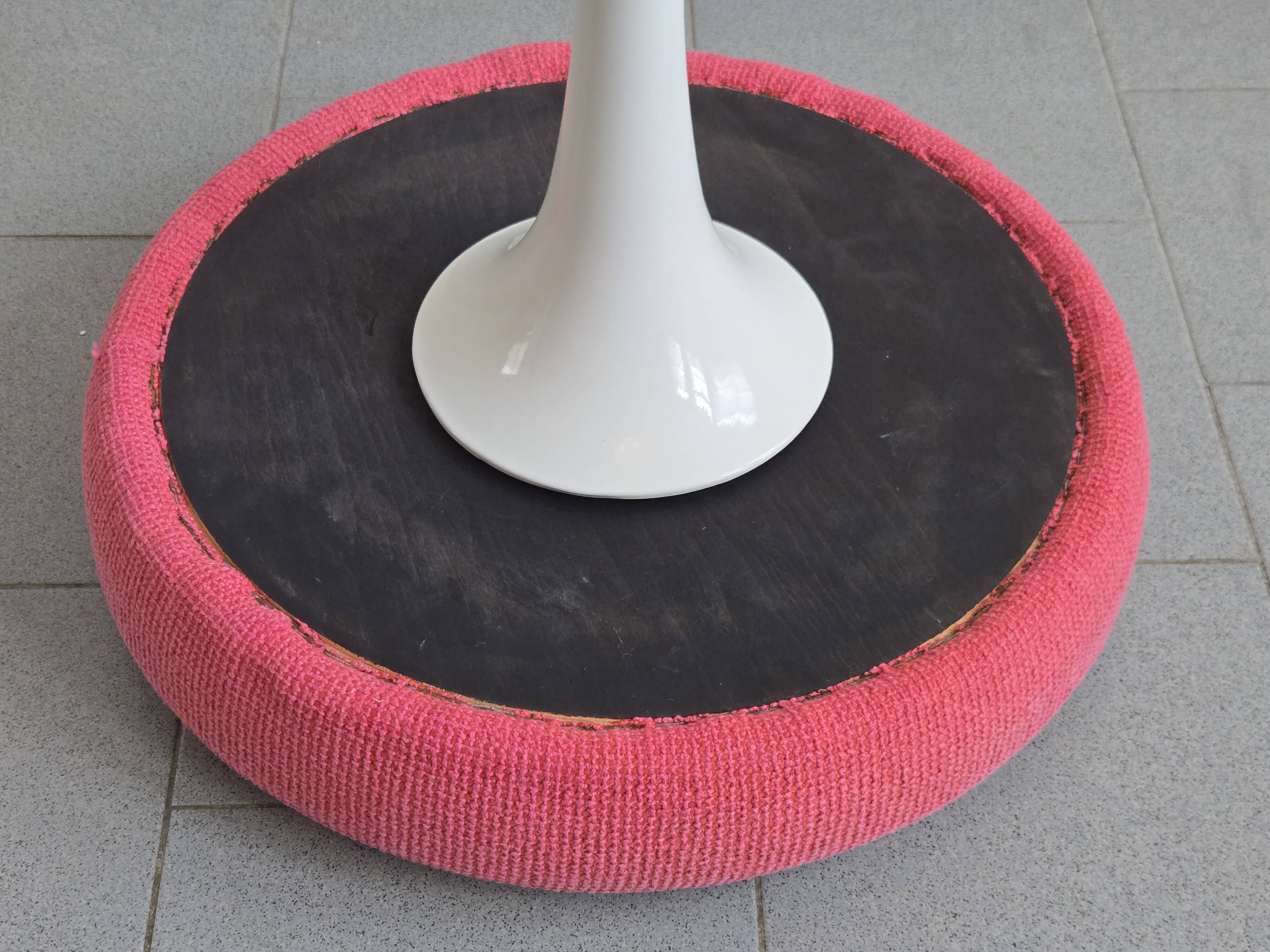 Knoll International Eero Saarinen stool 1970