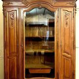 Louis XV style bookcase in carved walnut circa 1850-1880