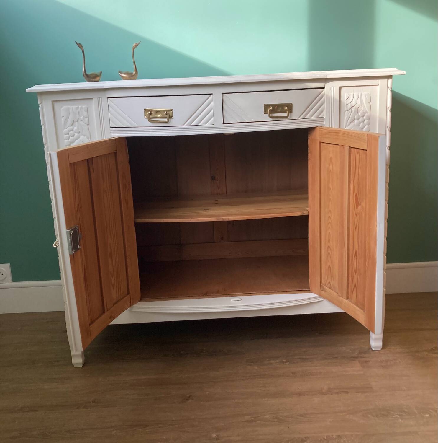 White Art Deco sideboard