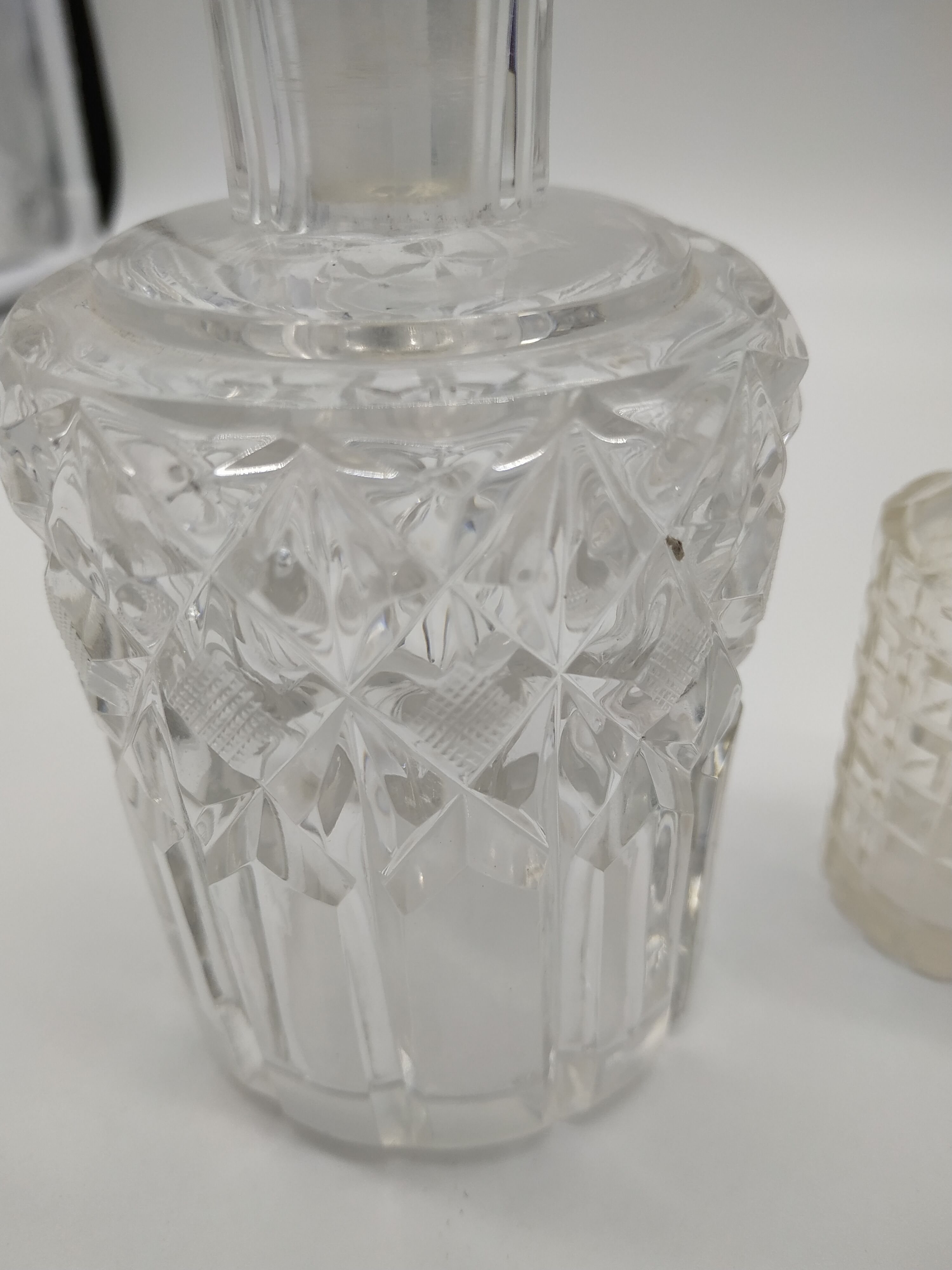 Série de 4 flacons en cristal de baccarat
