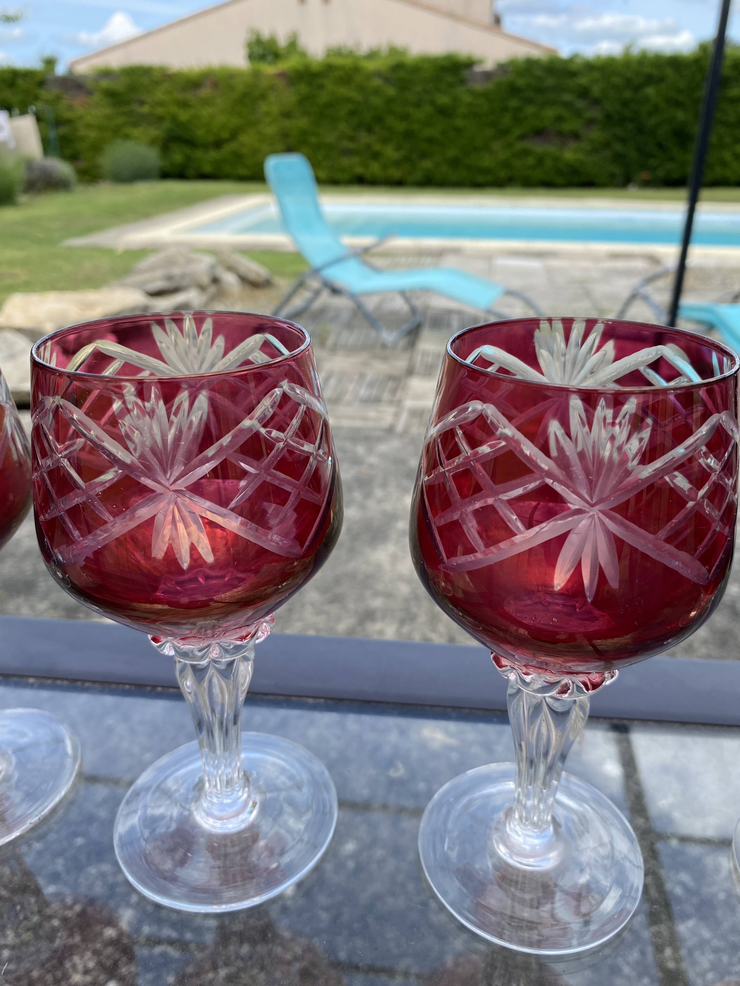 Set of 6 cut crystal wine glasses lined with ruby red (Style Ro)
