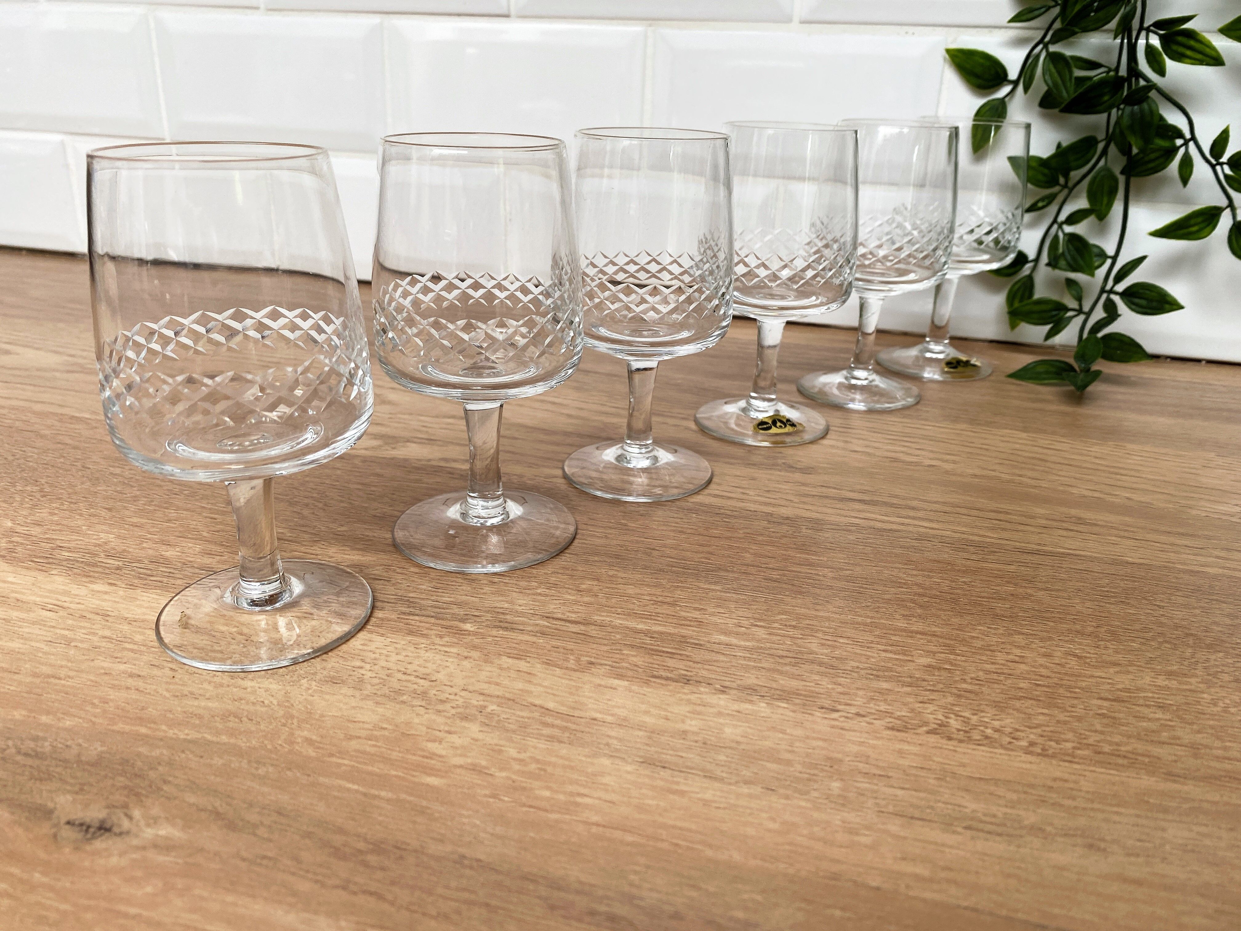 Set of 6 wine glasses