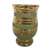 Vase doré et vert