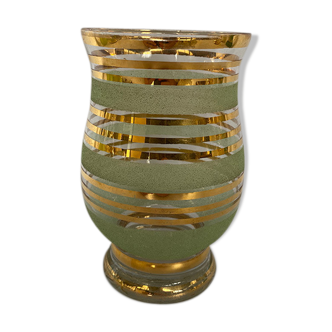 Vase doré et vert