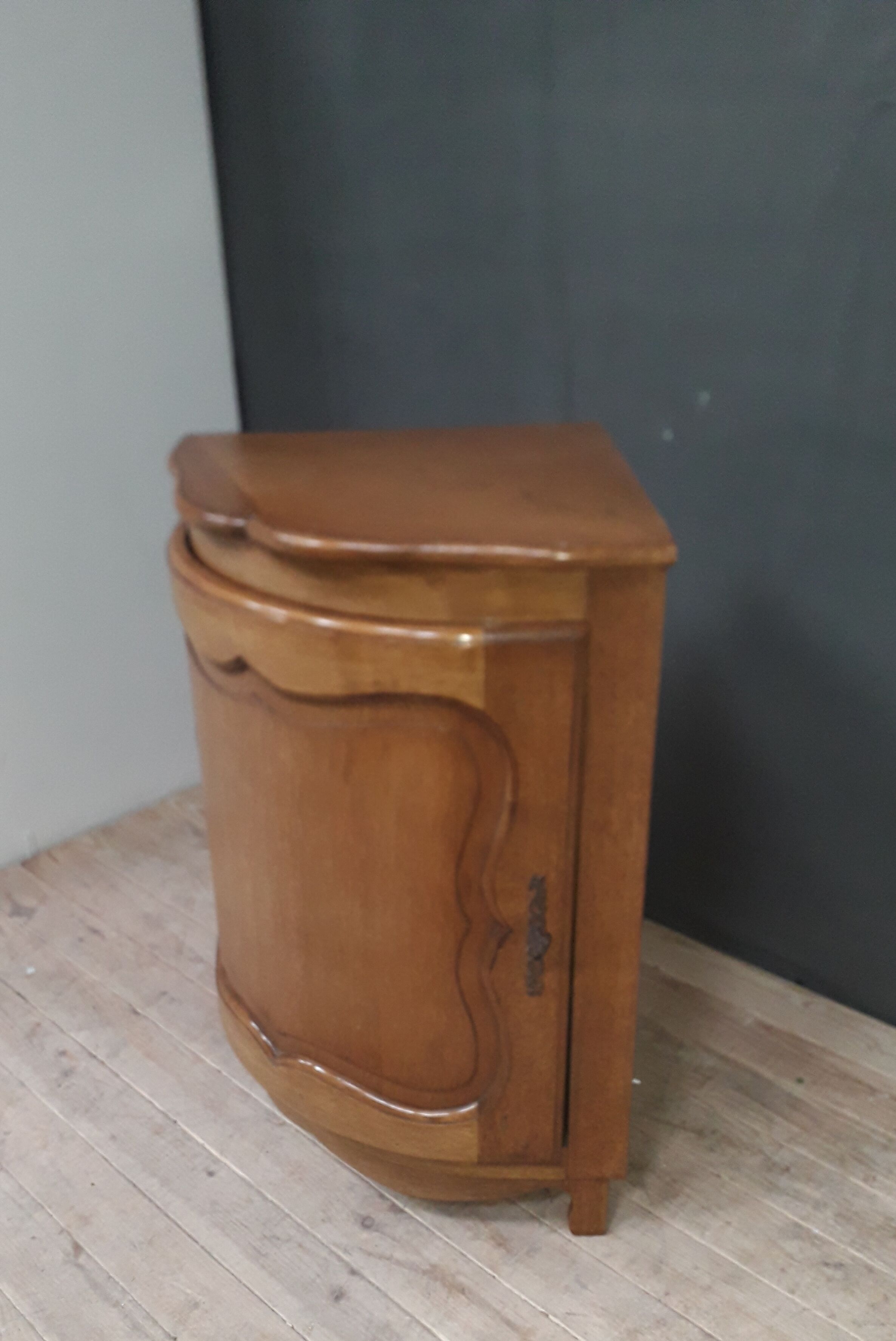 Meuble d'angle à une porte