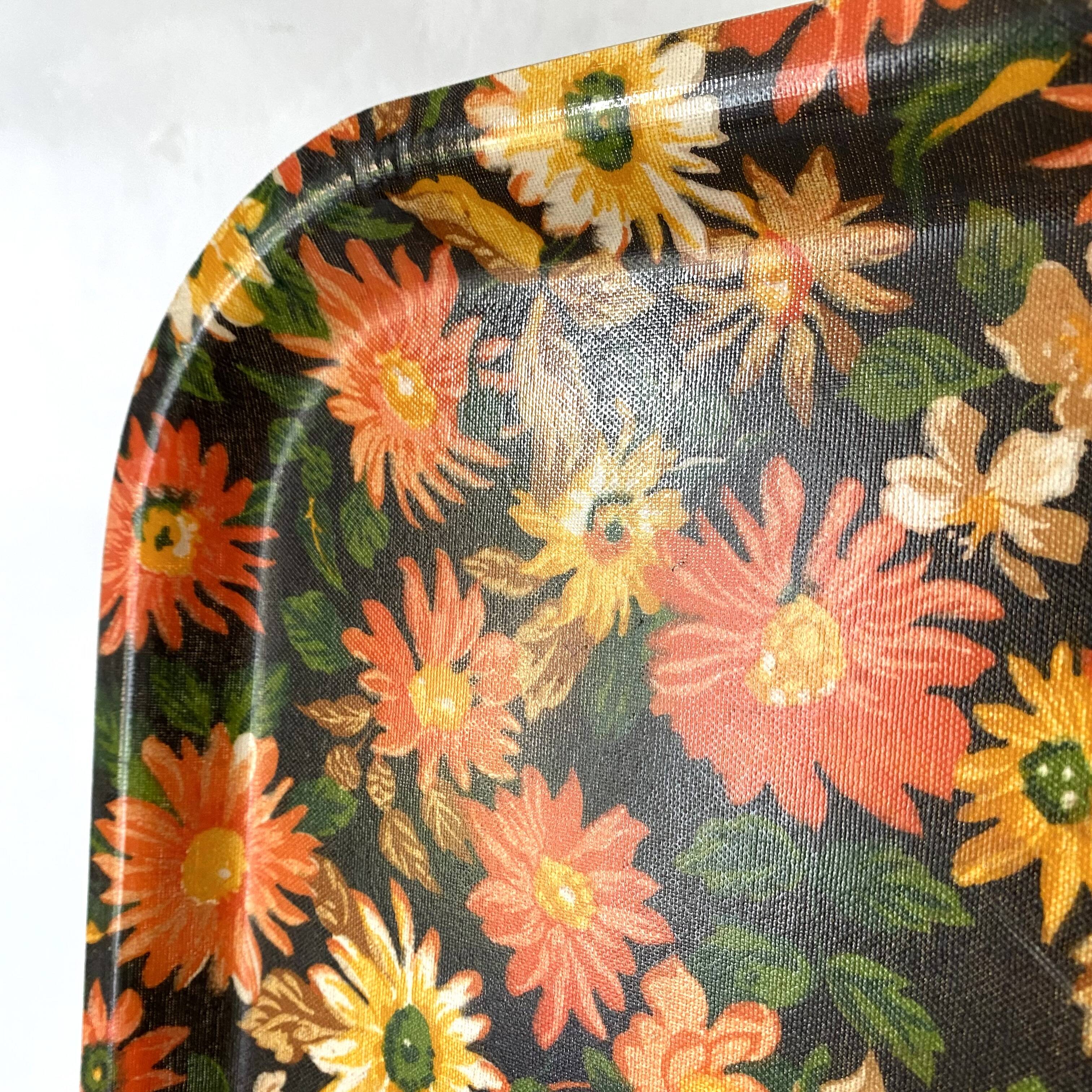 Plateau fleuri années 70