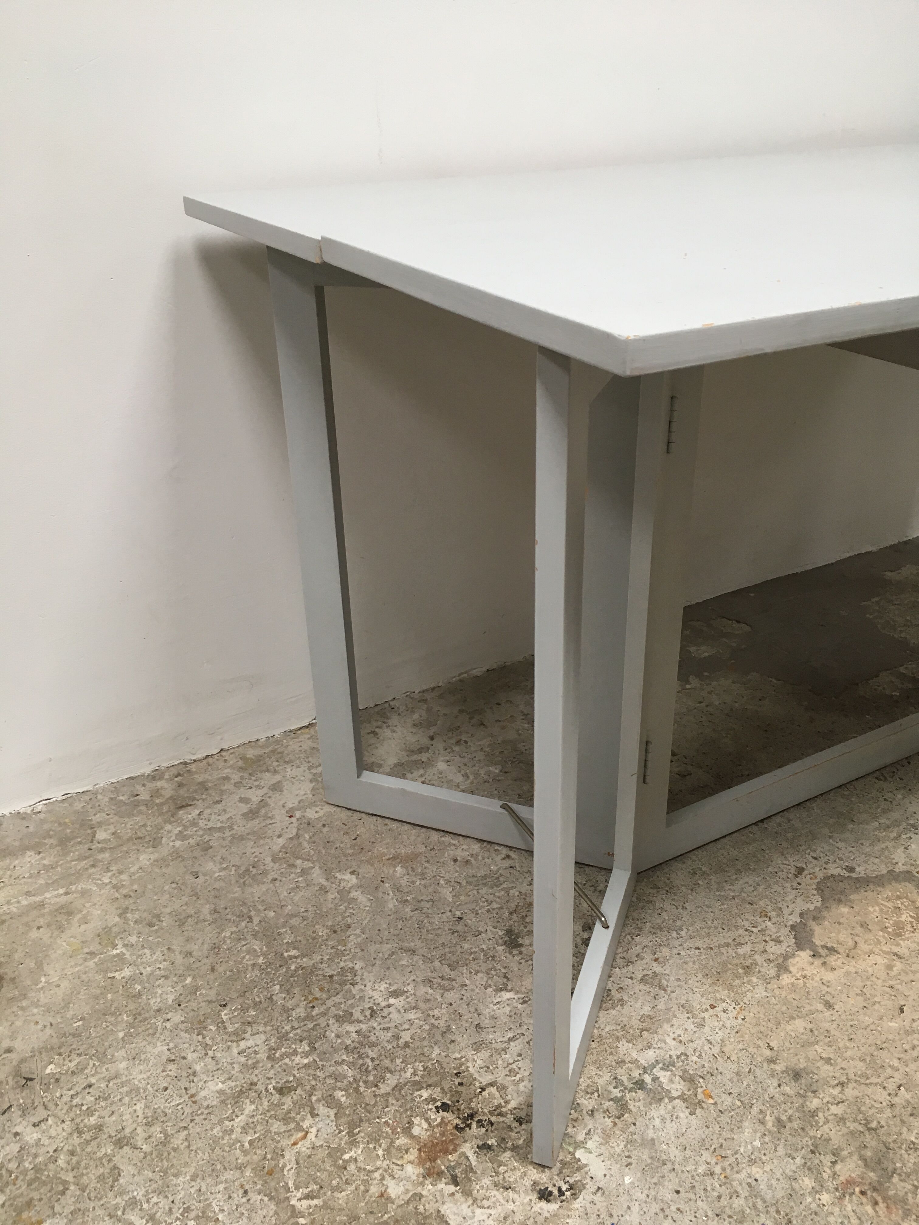Desk or foldable console table
