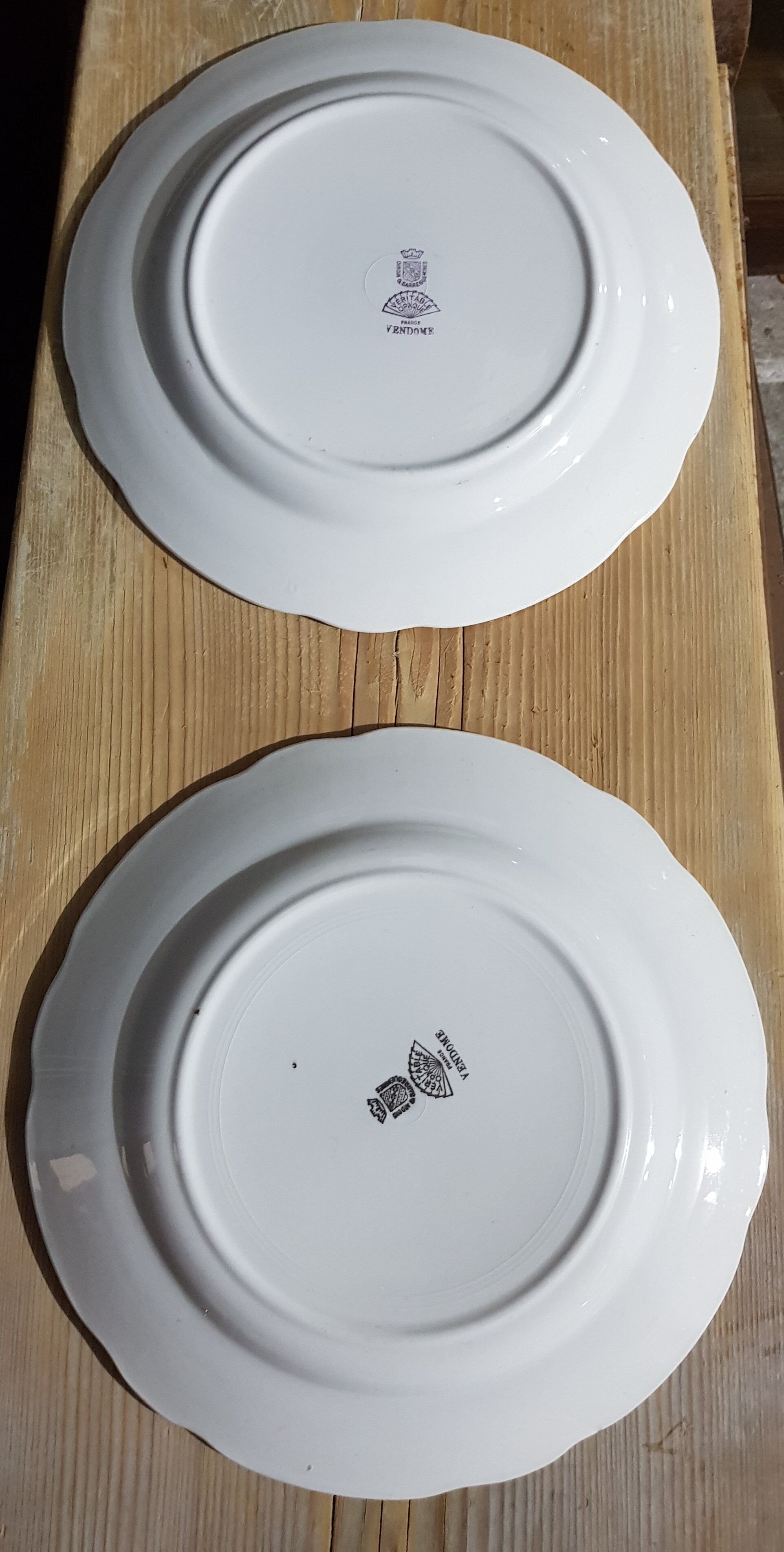 Vegetable lot & 4 matching flat plates Digoin Sarreguemines