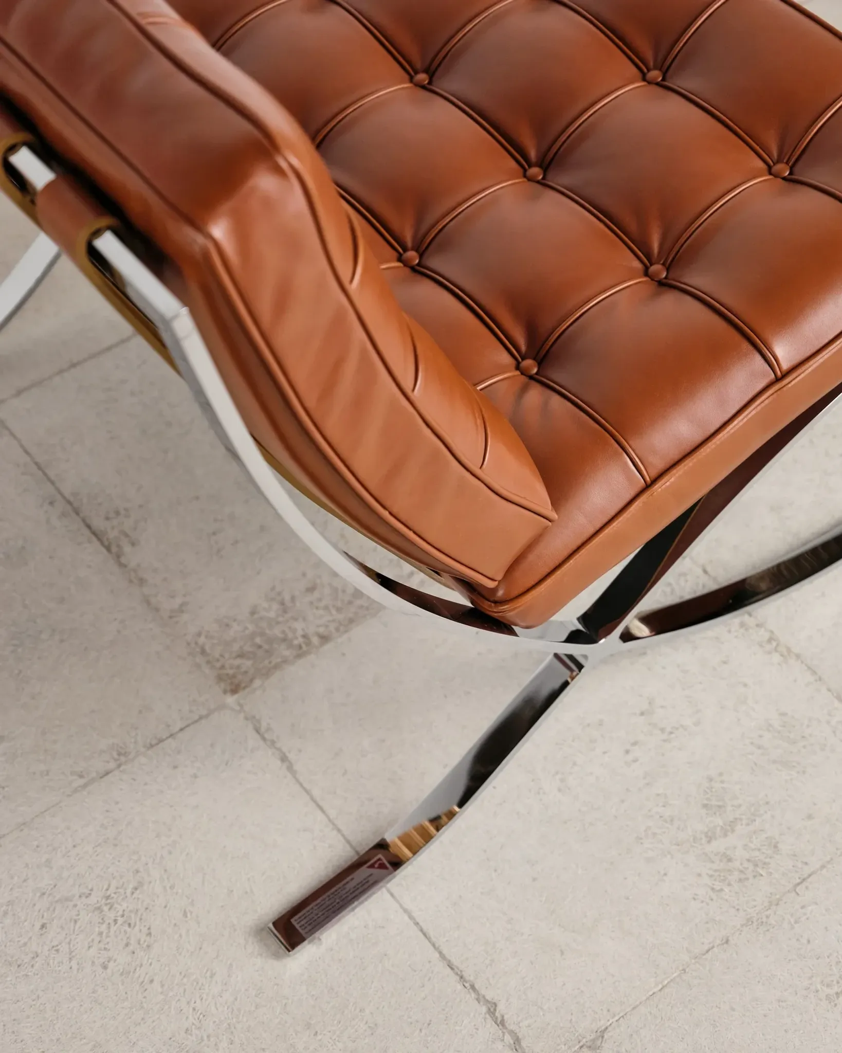 Barcelona chair in leather by Mies van der Rohe, Knoll International