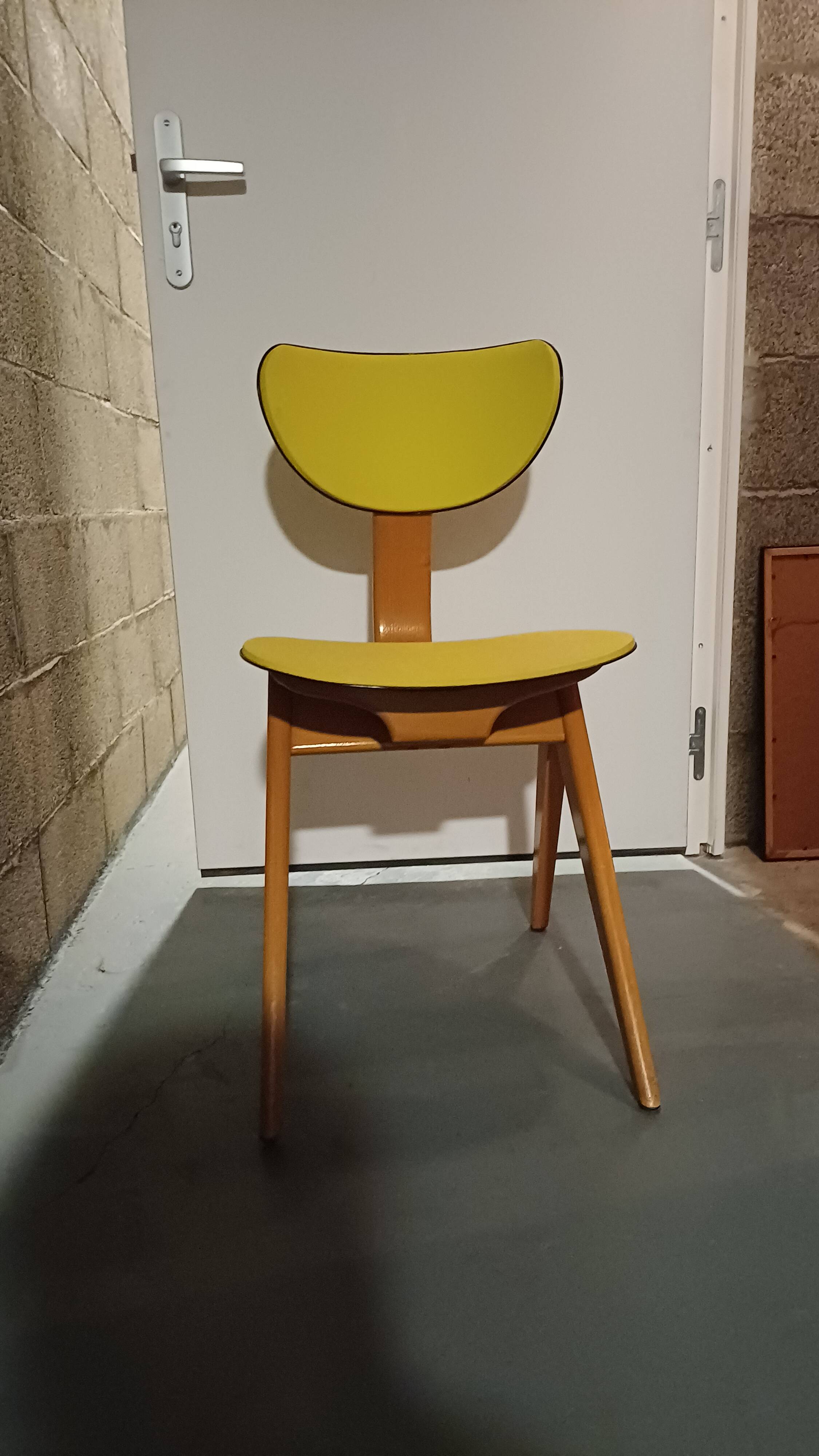 Set of 2 vintage chairs