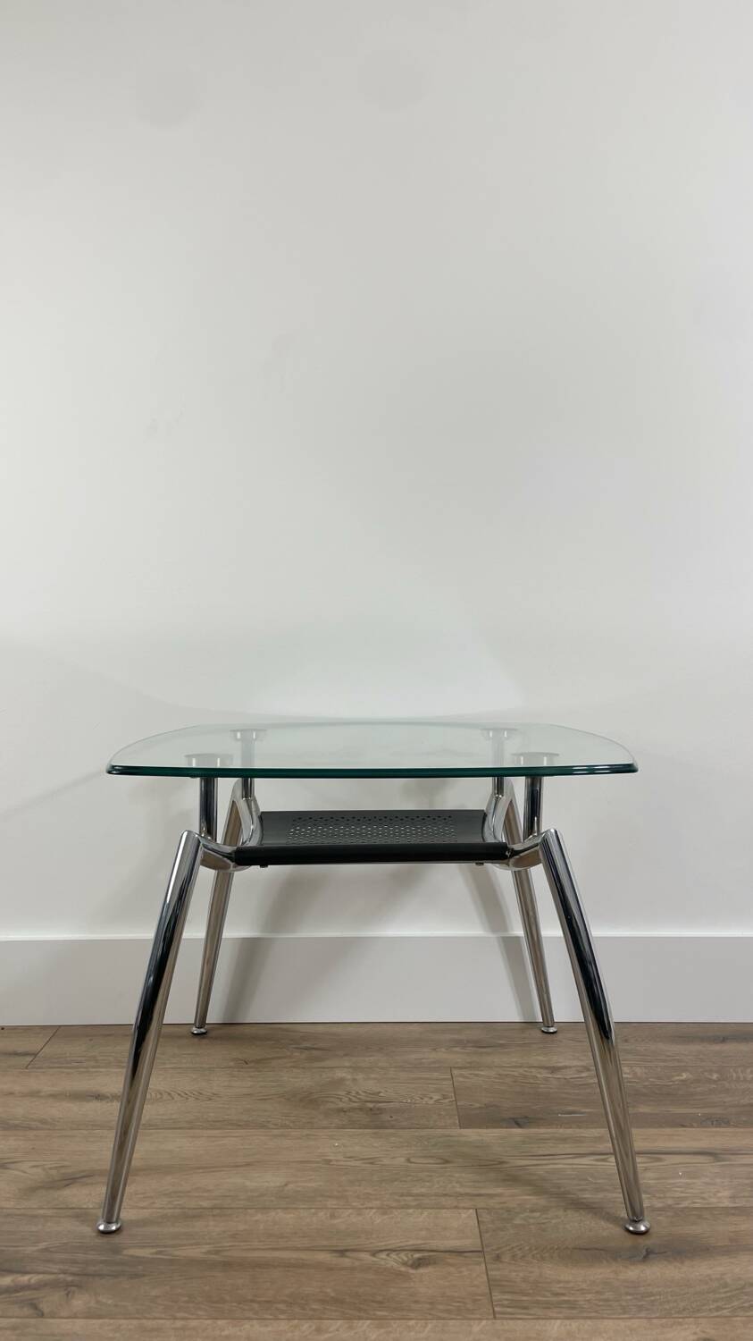 Table basse moderne « Space Age » des années 1970 en chrome et en verre