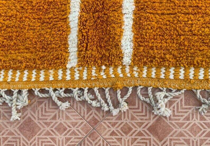 Handmade Berber rug in pure wool, size 150 x 250 cm