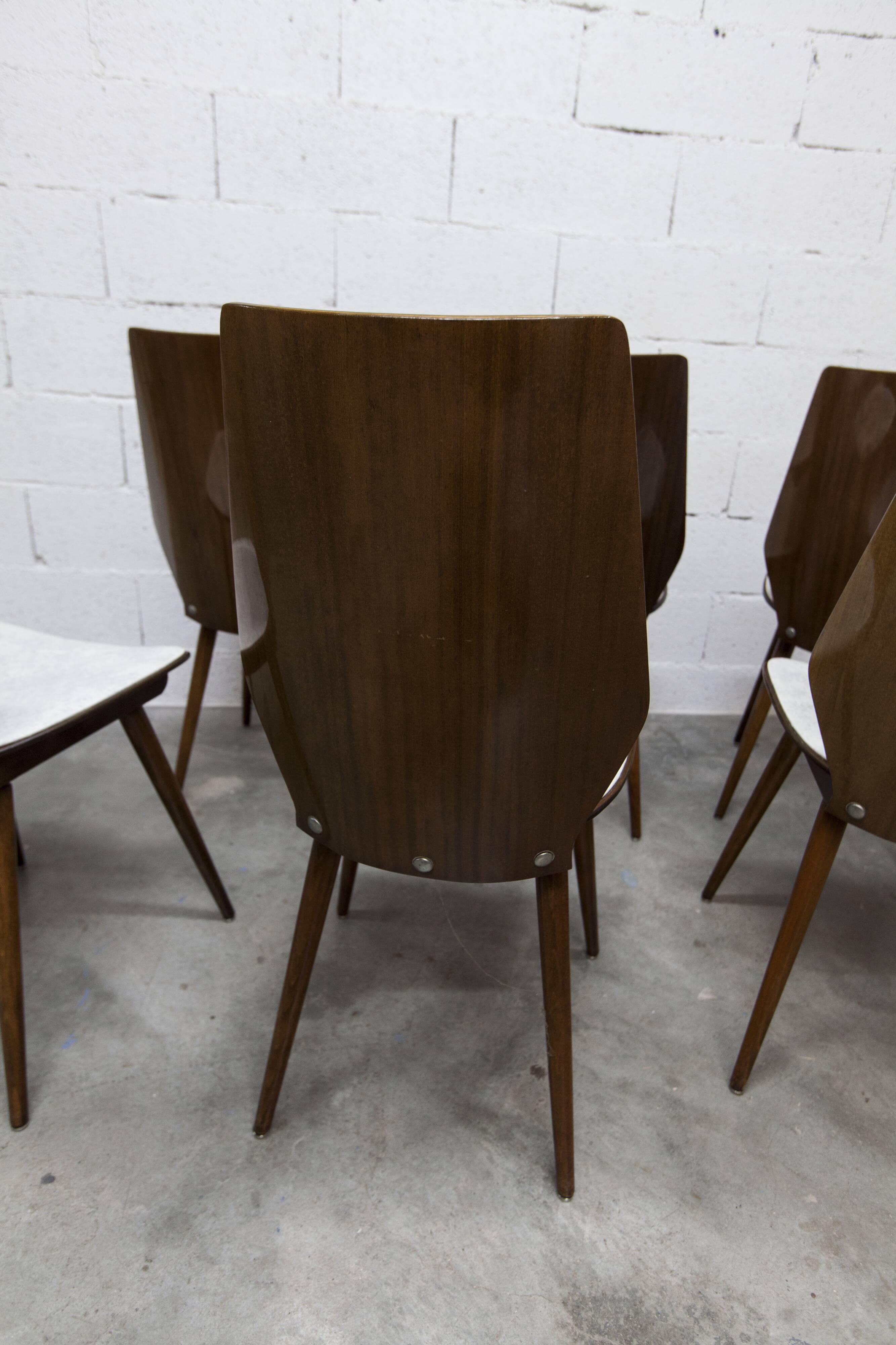 Lot de 6 chaises Baumann modèle 840 G2S finition acajou verni, 1963