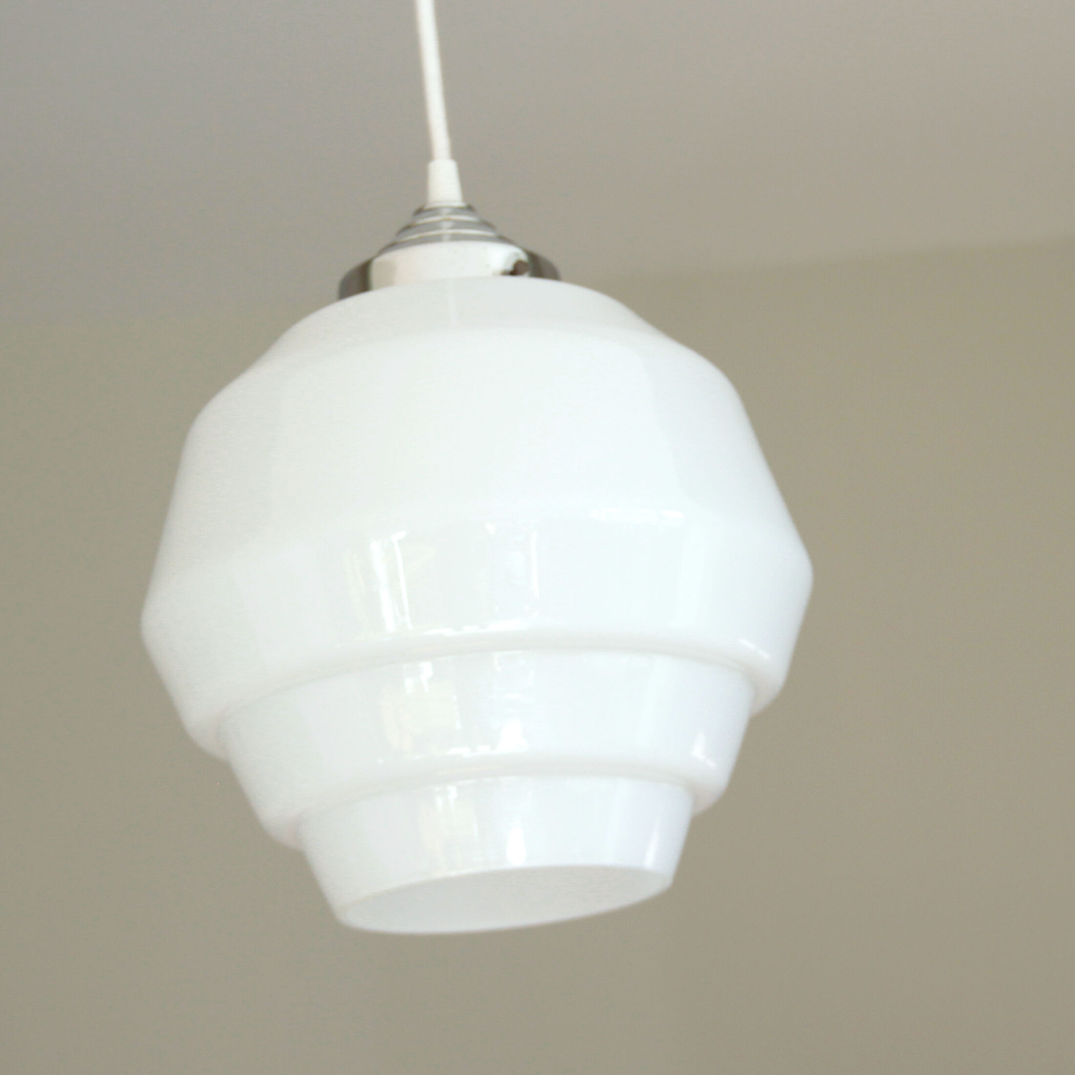 Pendant lamp globe opaline