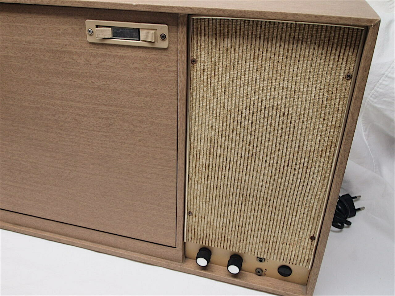 Beautiful record player gid vinyl design swedish