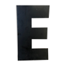 Lettre noire « E »