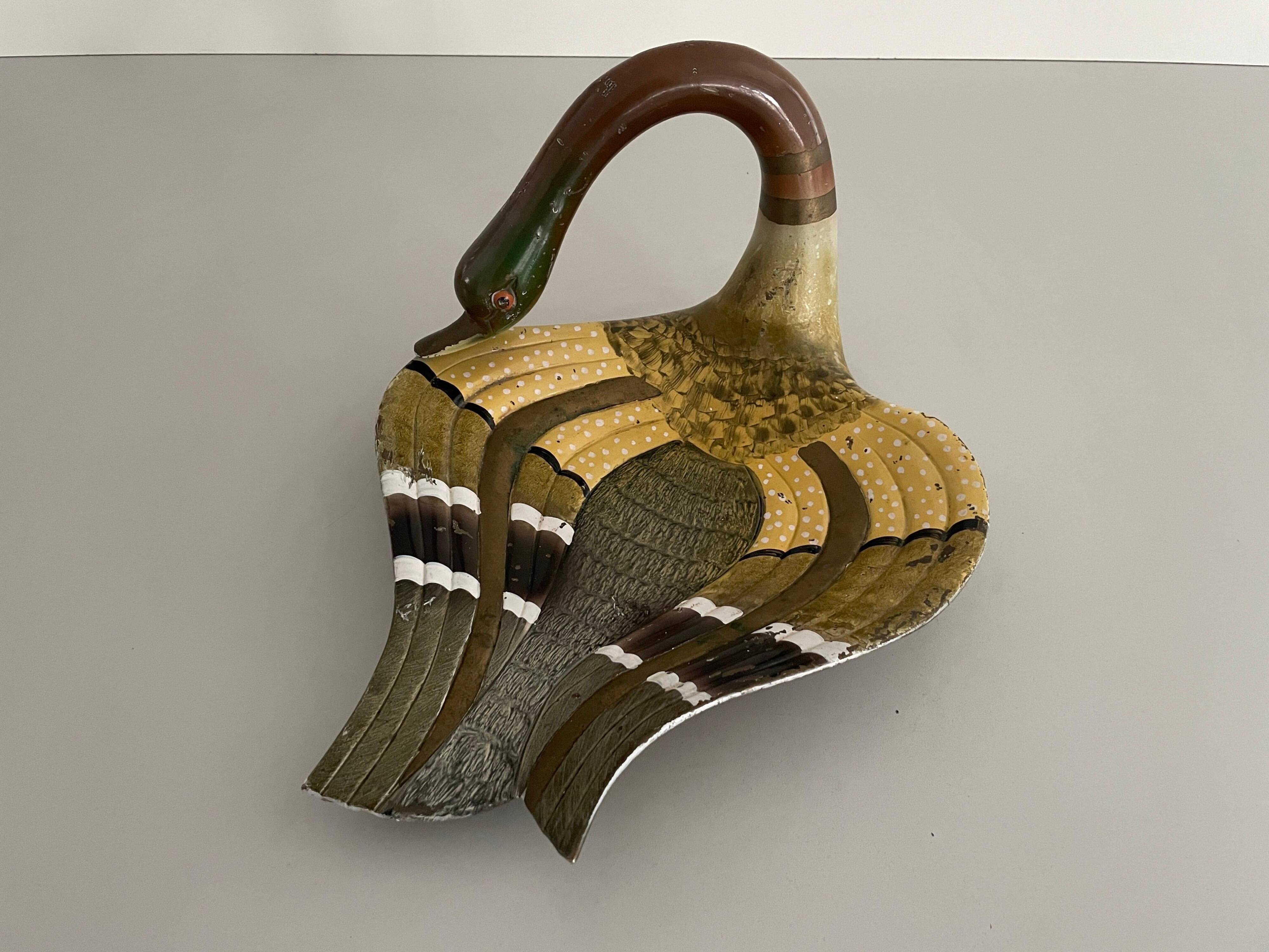 Adorable decorative centrepiece sculpture in the shape of a brass duck, 1970s, Germany.