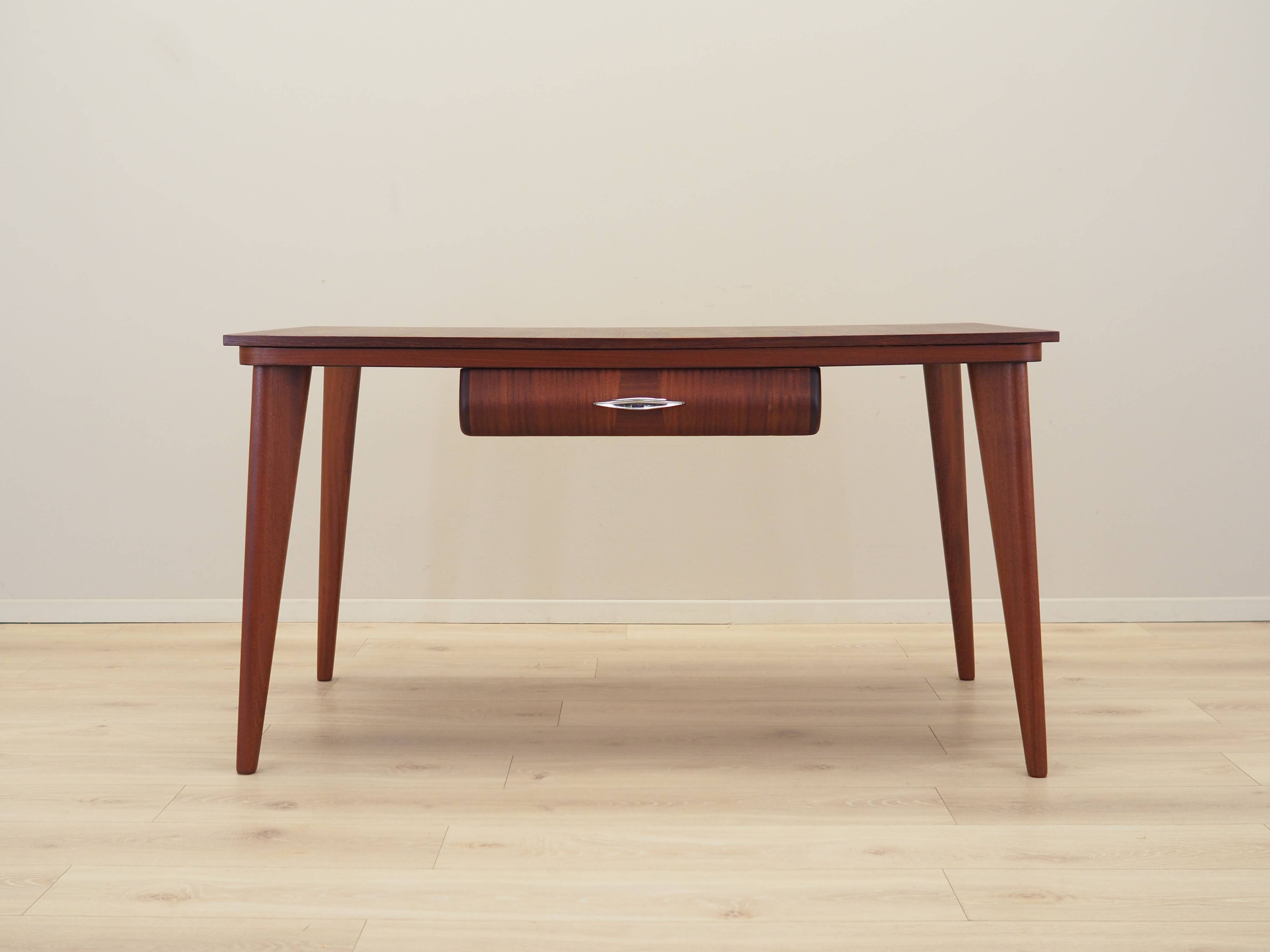 Oak desk, Italian design, 1970s, production: Italy