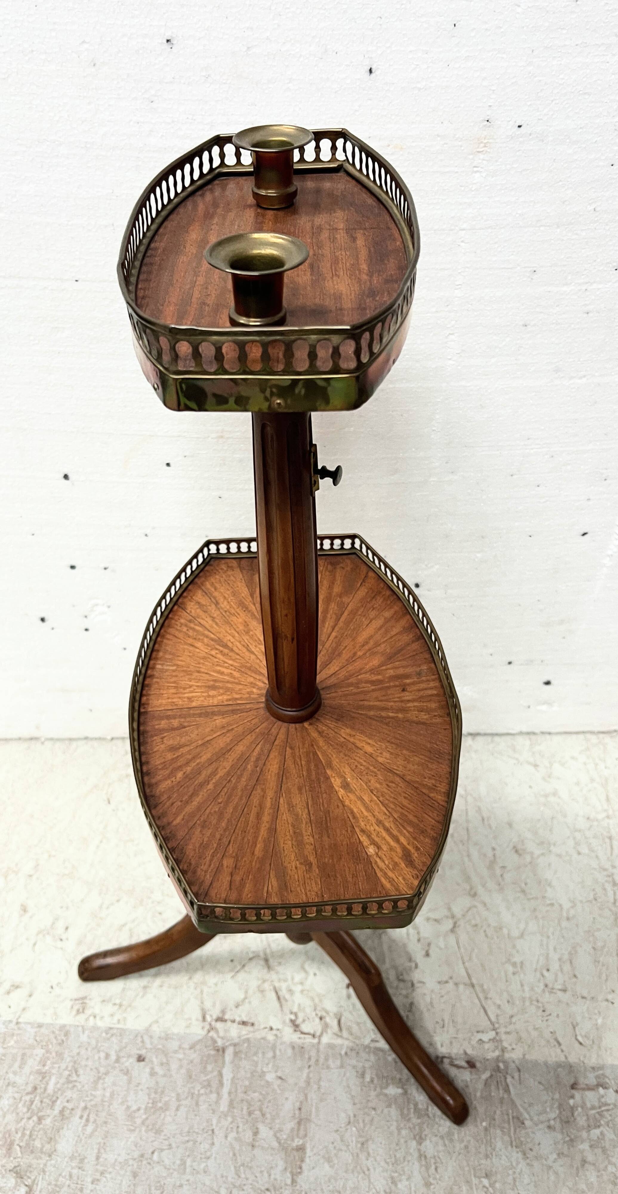 Silent servant in Louis XVI style in mahogany, 20th century.