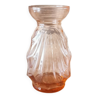 Art Deco pink bulb vase