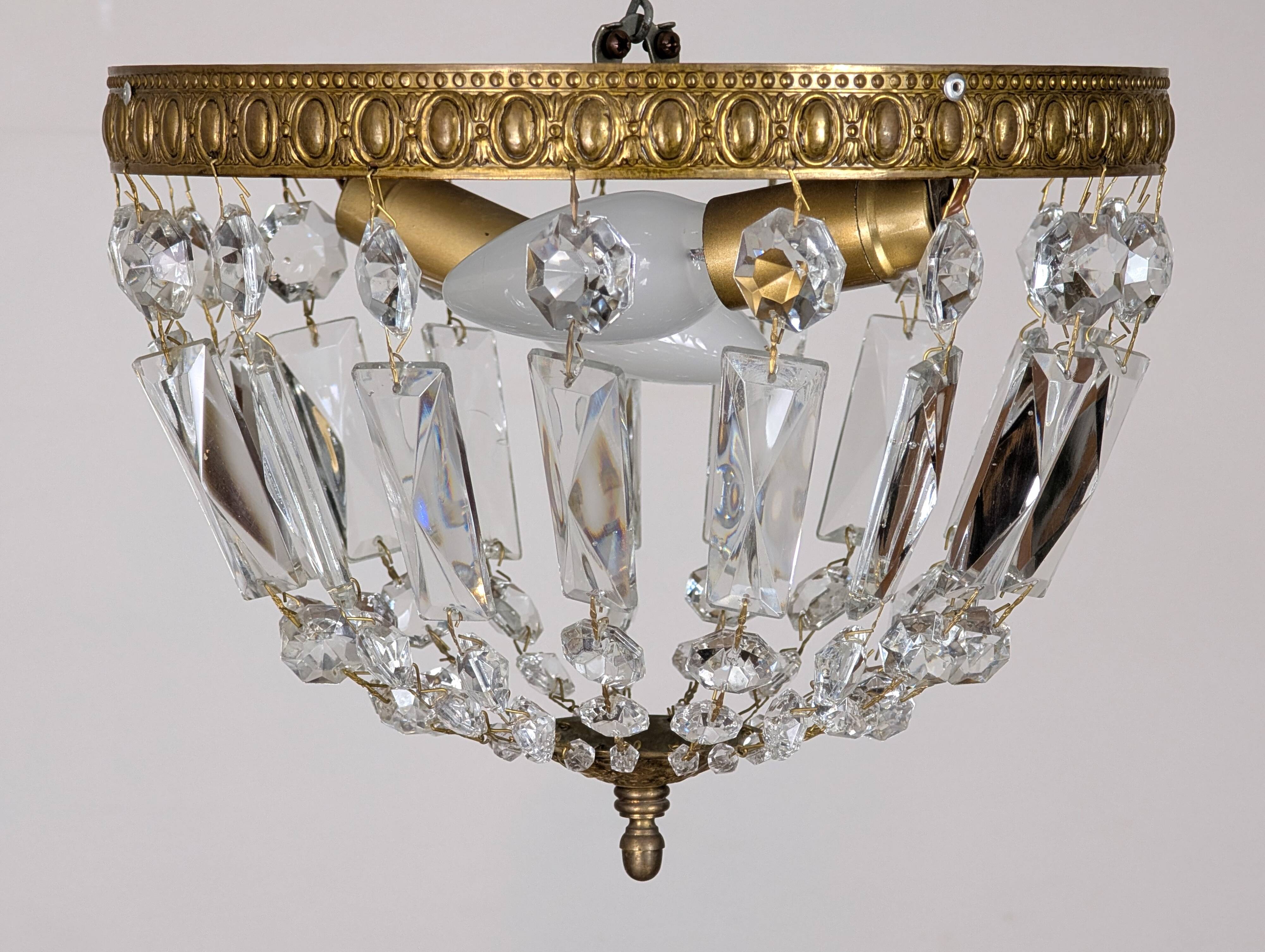 Ceiling light with tassels