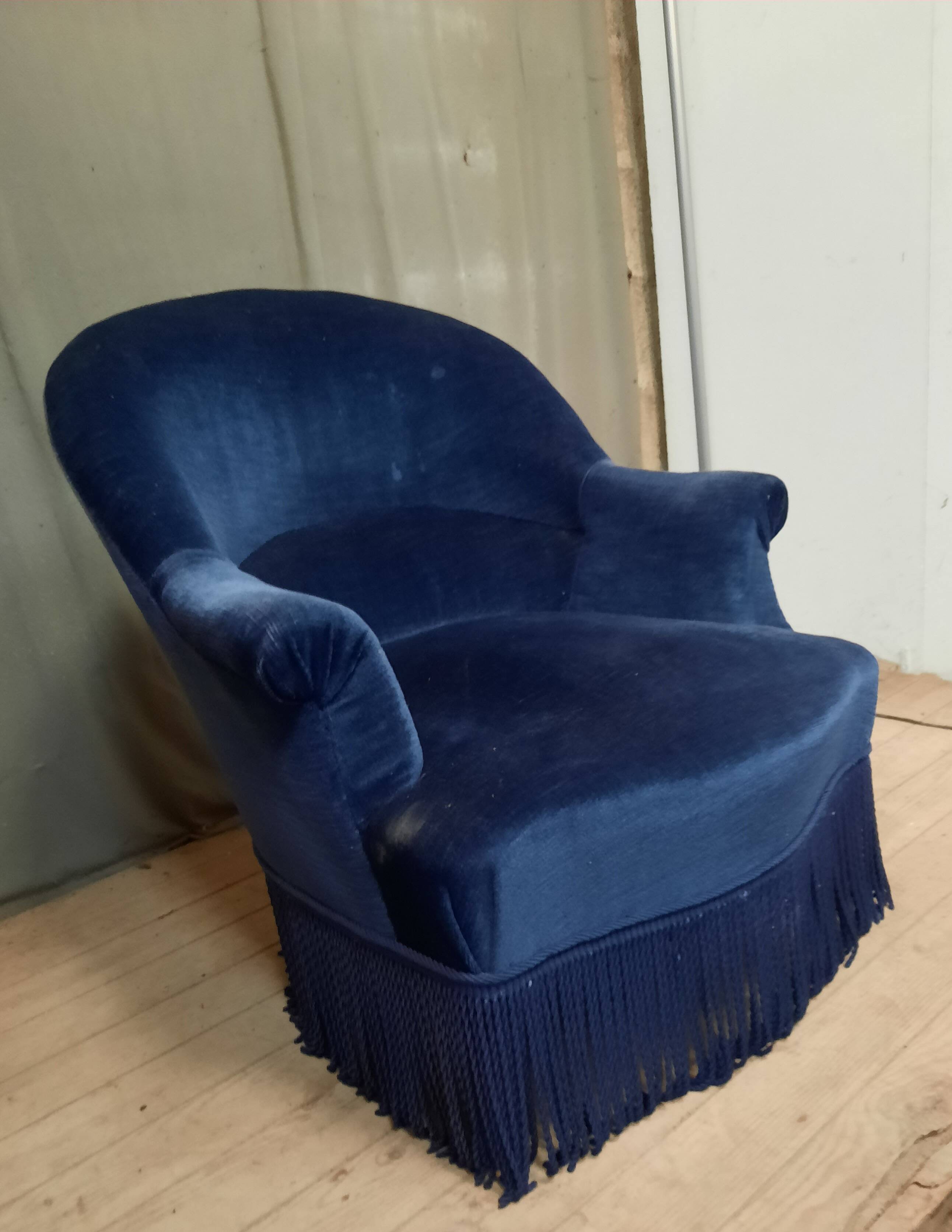 Blue toad armchair