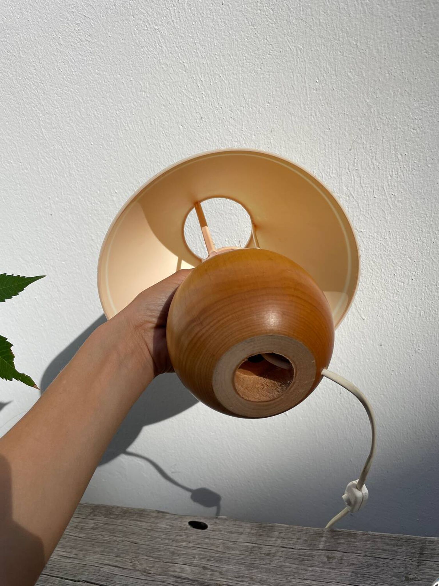 Lampe de chevet en bois tourné boule 1990