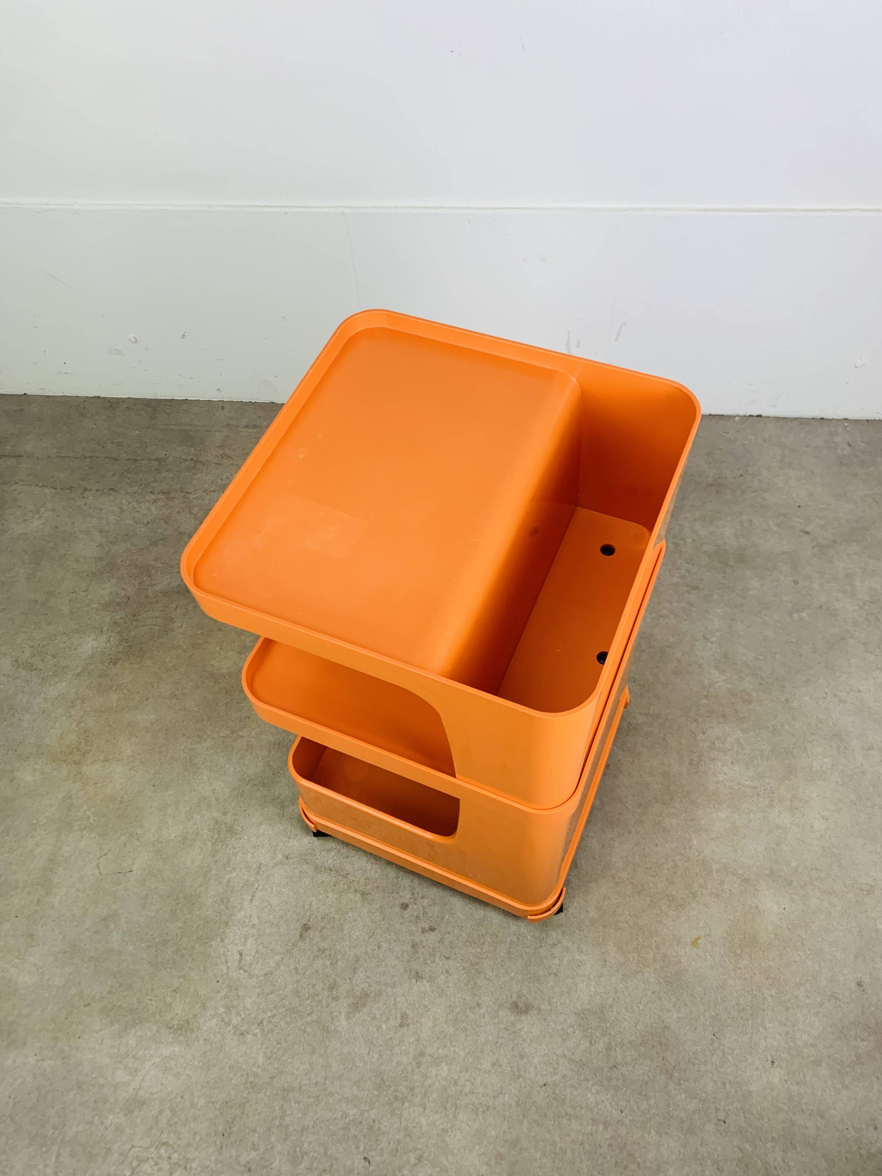 Flair dessert for Prisunic in orange plastic, seventies.