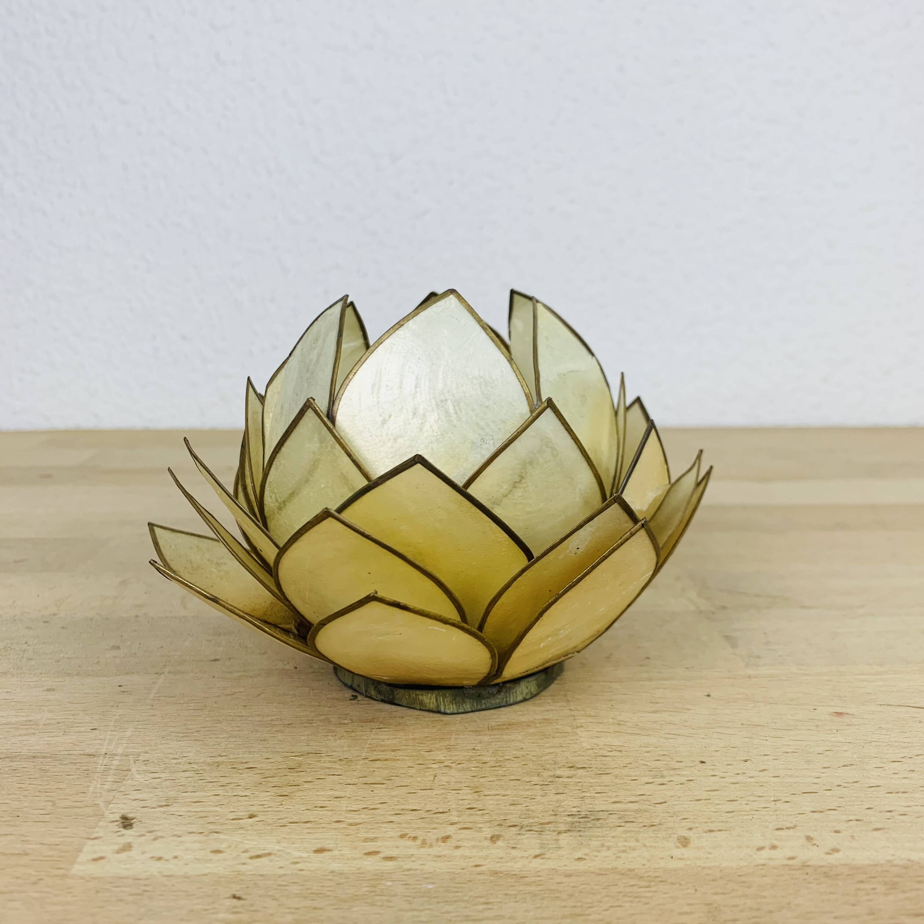 Mother-of-pearl lotus flower candle holder
