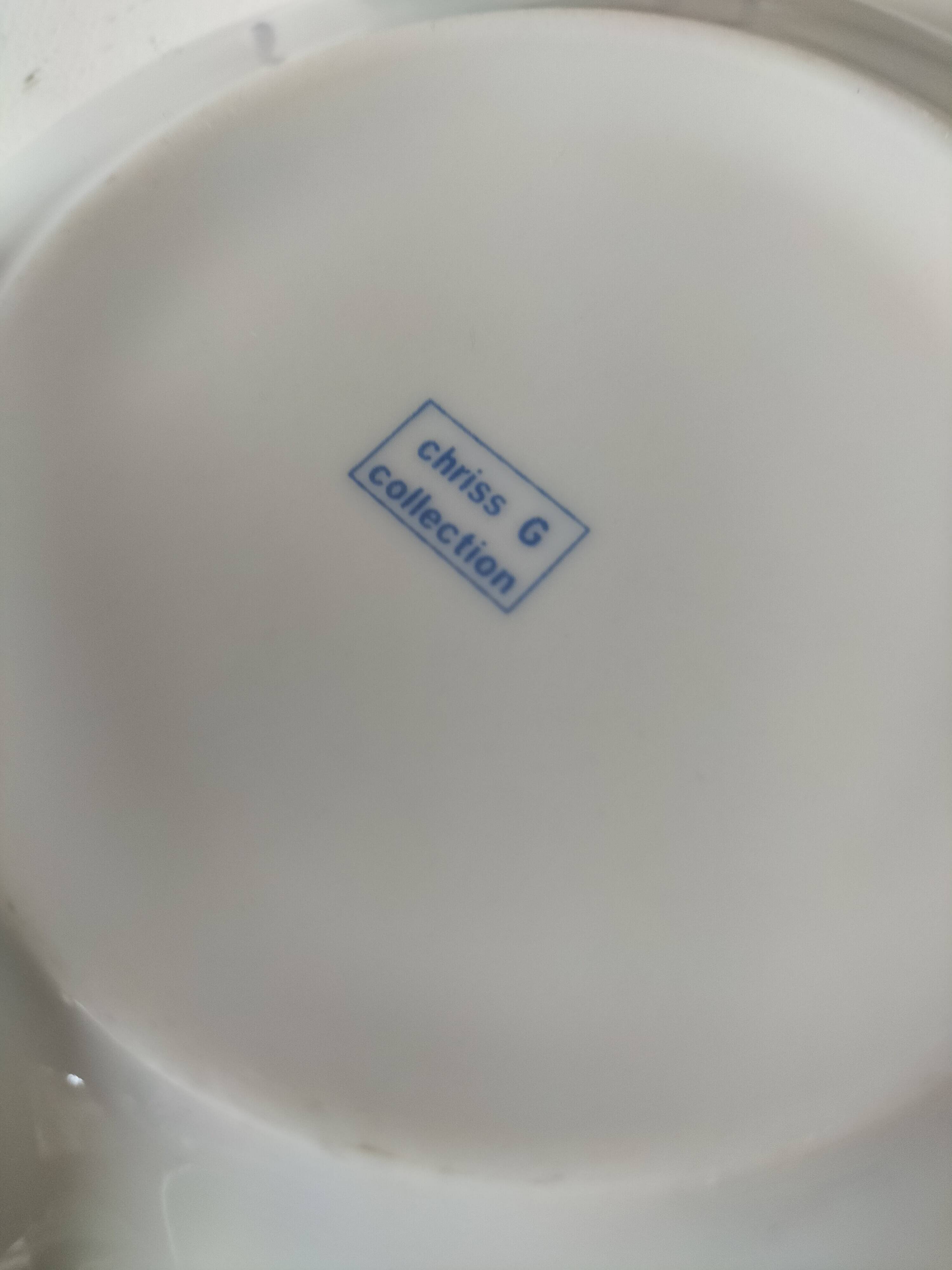 6 vintage cups and 6 saucers with blue cloud decoration by Chriss G.