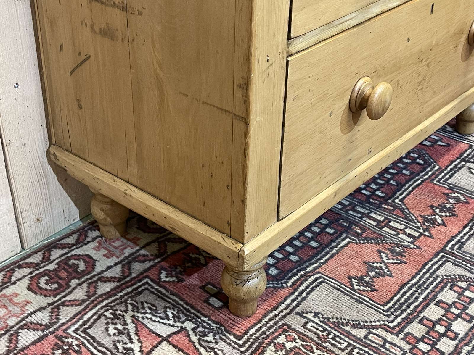 English chest of drawers late nineteenth in fir