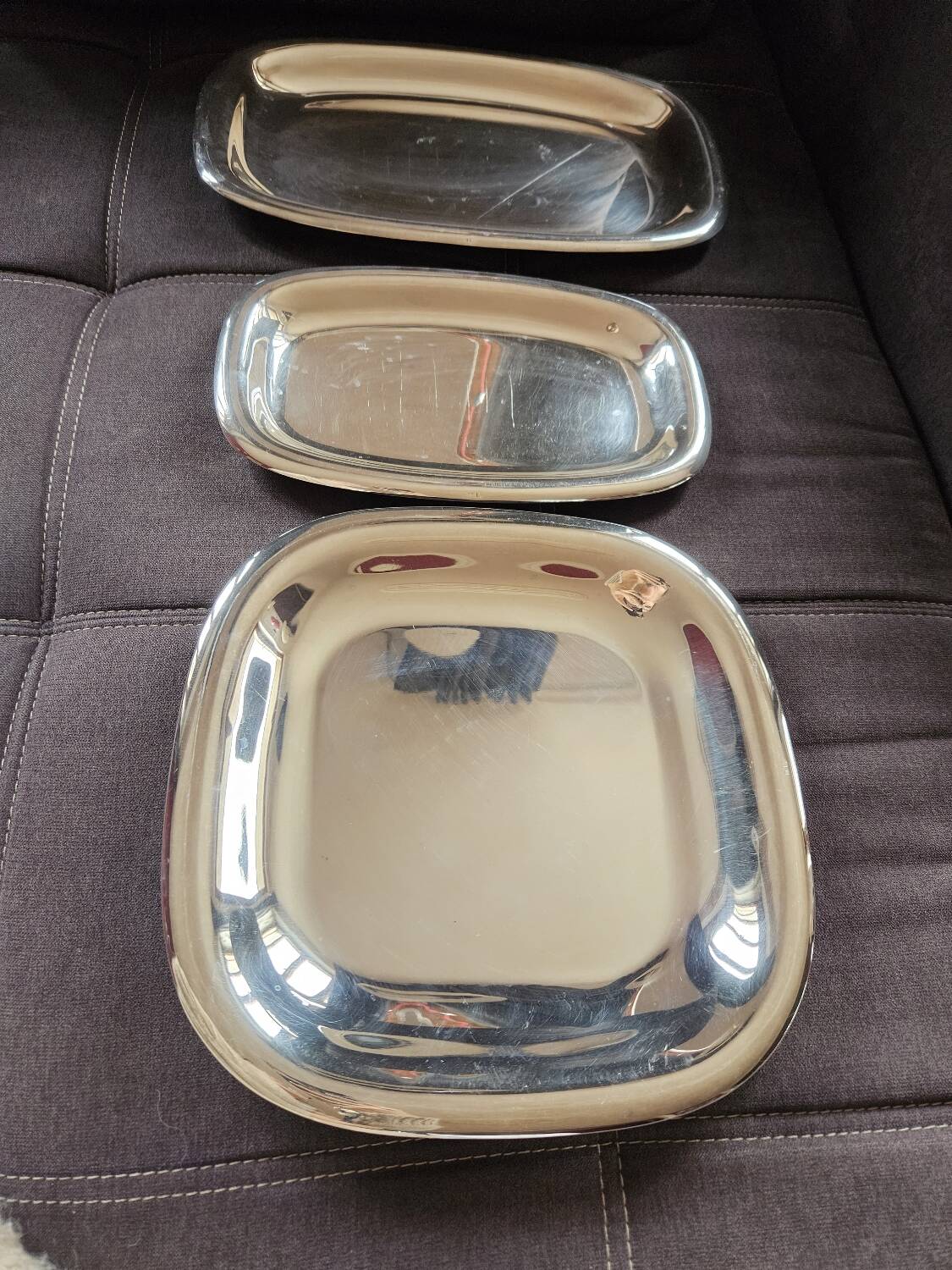 Set of silver dishes