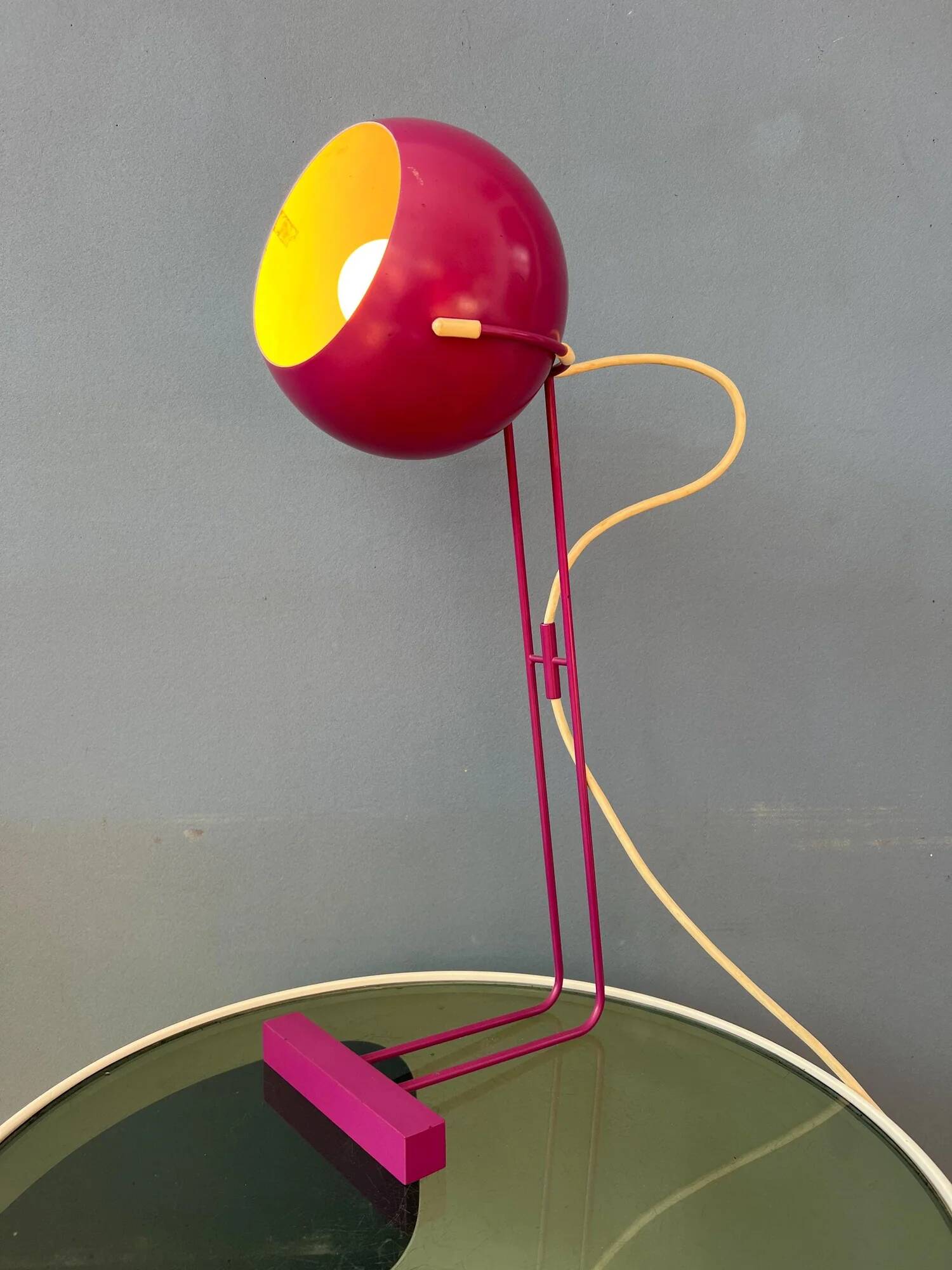 Playful vintage purple pink eyeball desk lamp