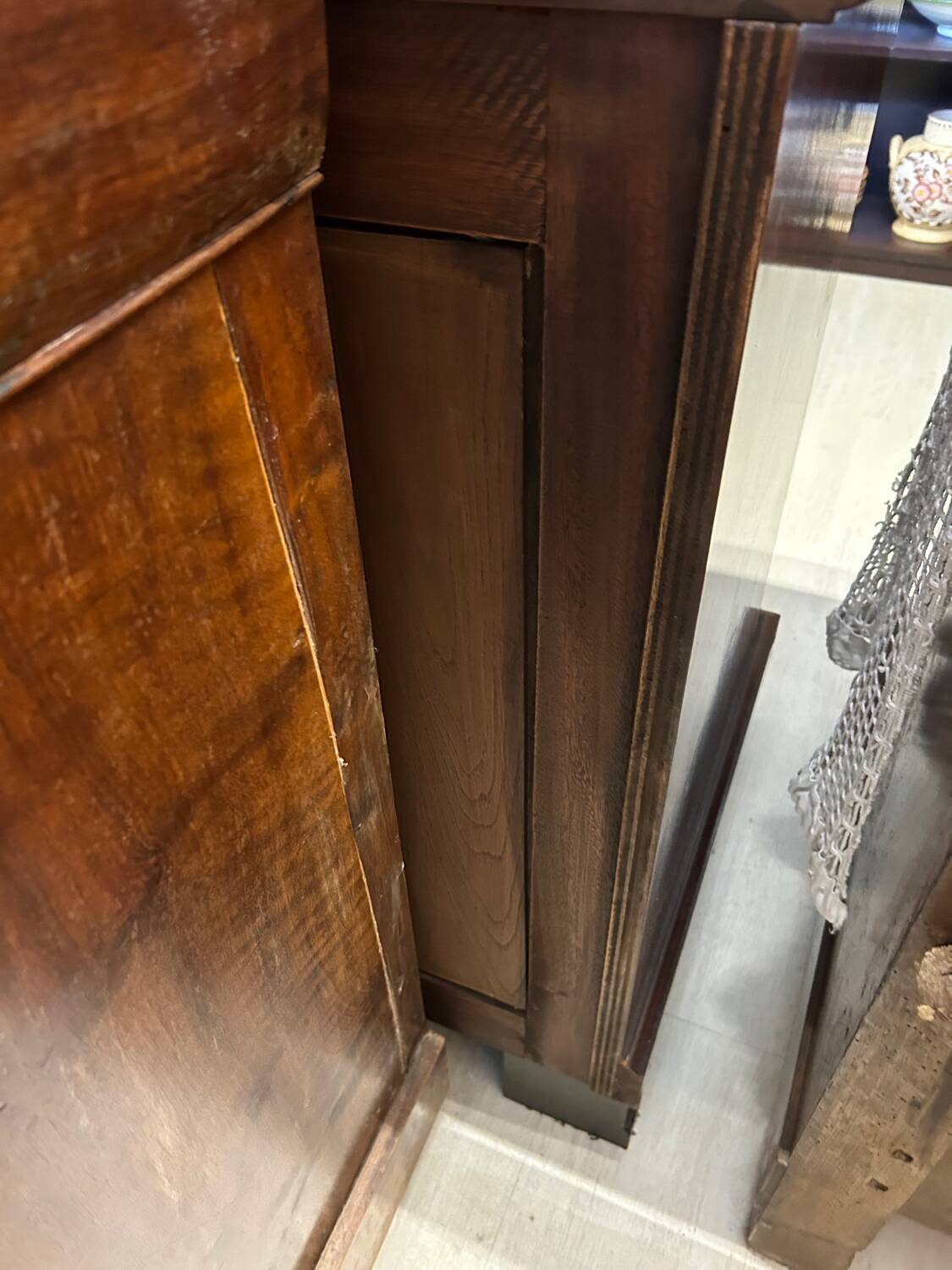 Commode style Empire