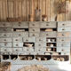 Ancien meuble de quincaillerie, meuble de métier
