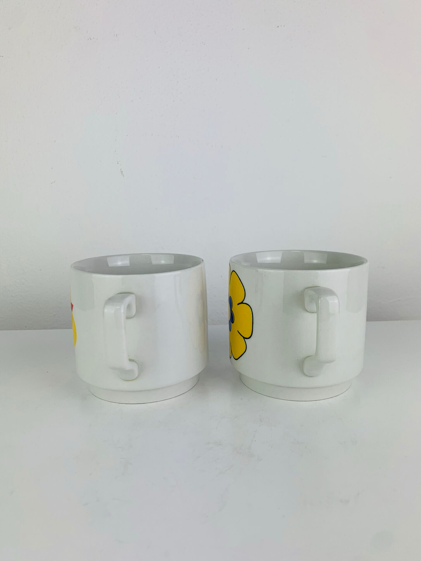 2 porcelain cups Tognana Italy seventies, flowers