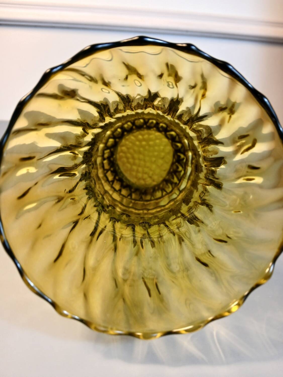Vintage twisted amber glass vase – 1960s/70s – Mid-Century Style